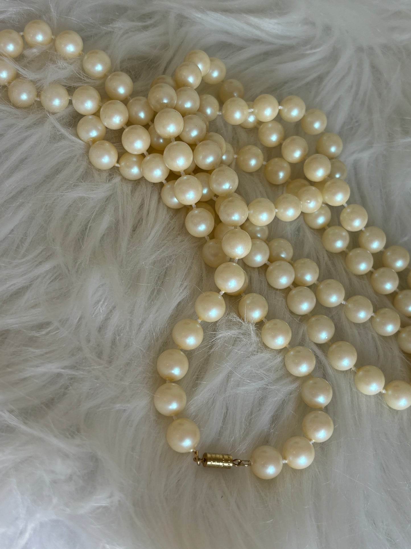 #0049 27” Lightweight Faux Pearl Necklace