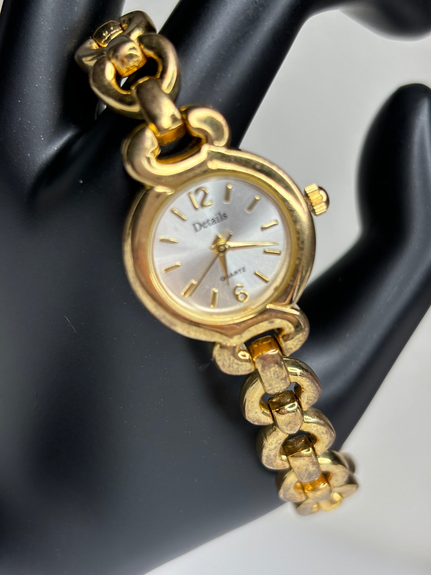 Details Womens Watch Gold Tone Quartz New Battery