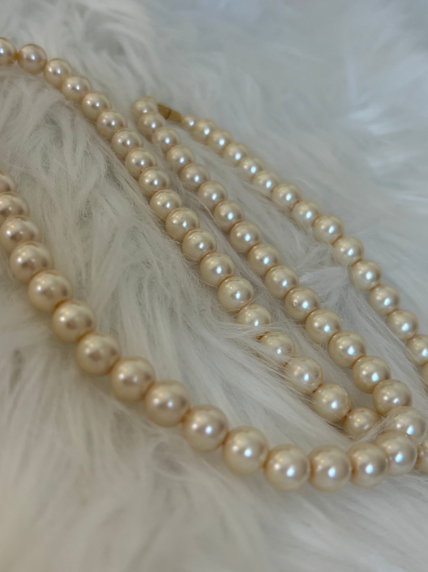 #0153 22” Faux Pearl Necklace