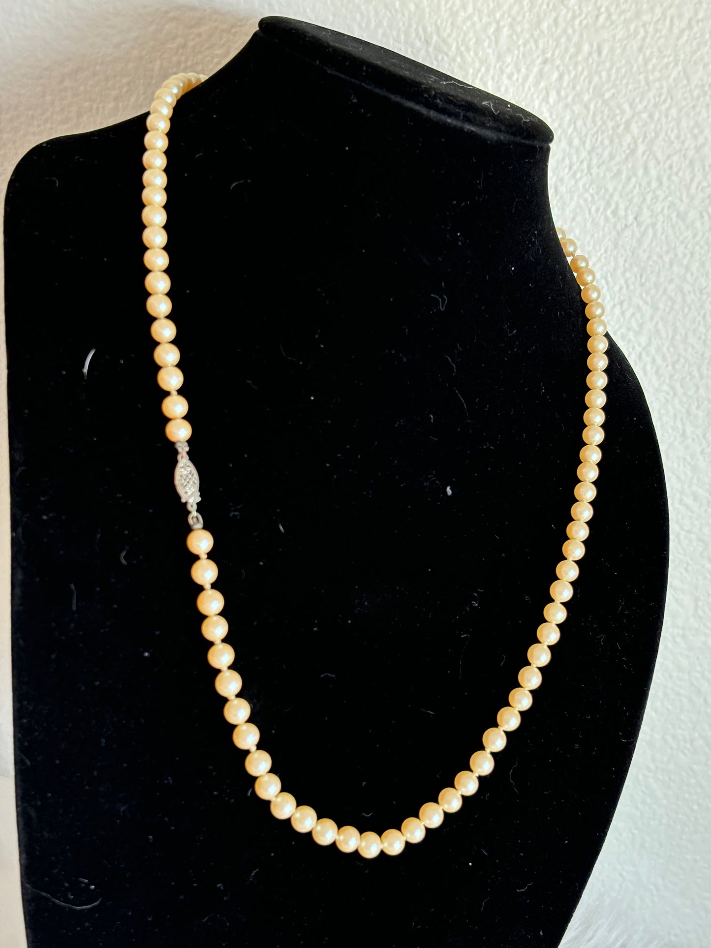 #0141 Vintage 24” Faux Pearl Necklace