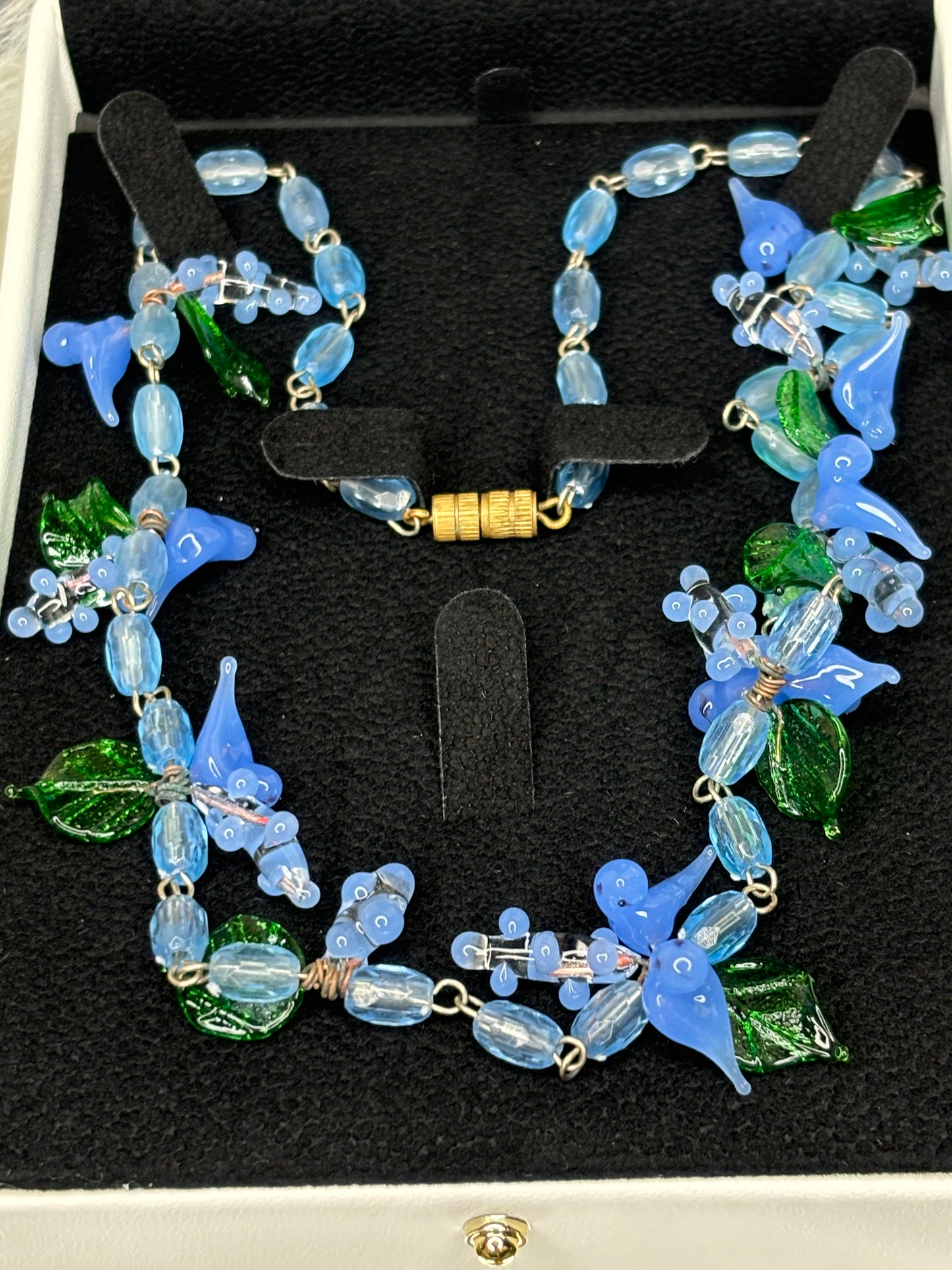 A140 Vintage Blue Venetian Glass Birds/Grapes Murano Italian Necklace