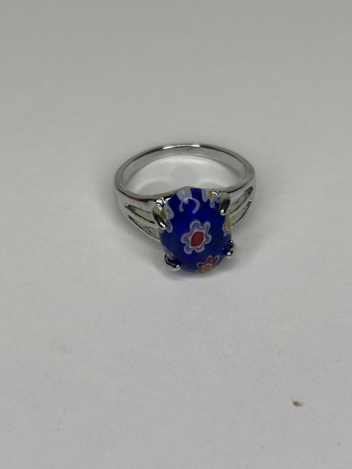 B030 Blue Glass Fashion Ring Sz 8.25