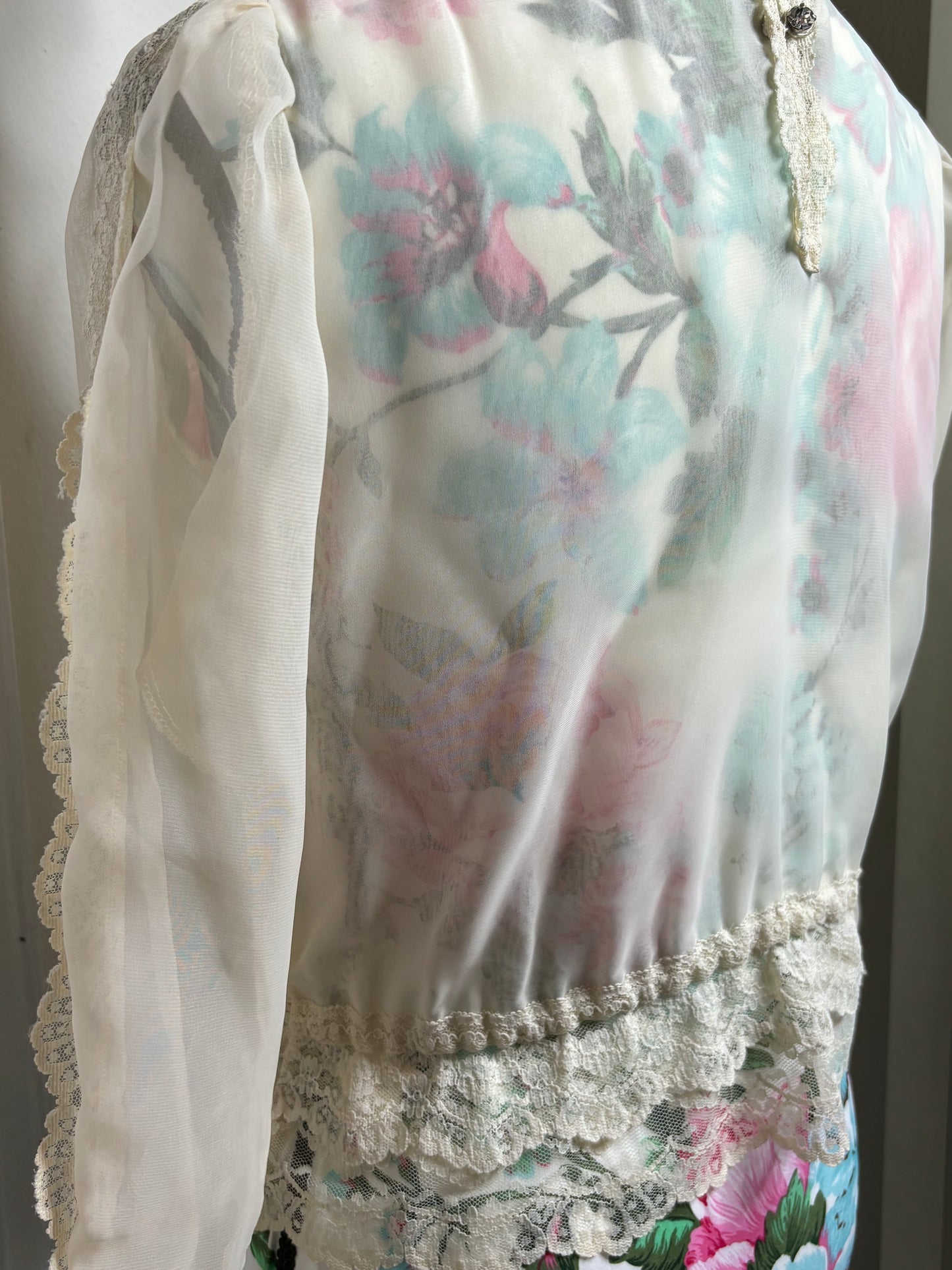 C003 Vintage Cream Lace Shirt - Size small - no tags