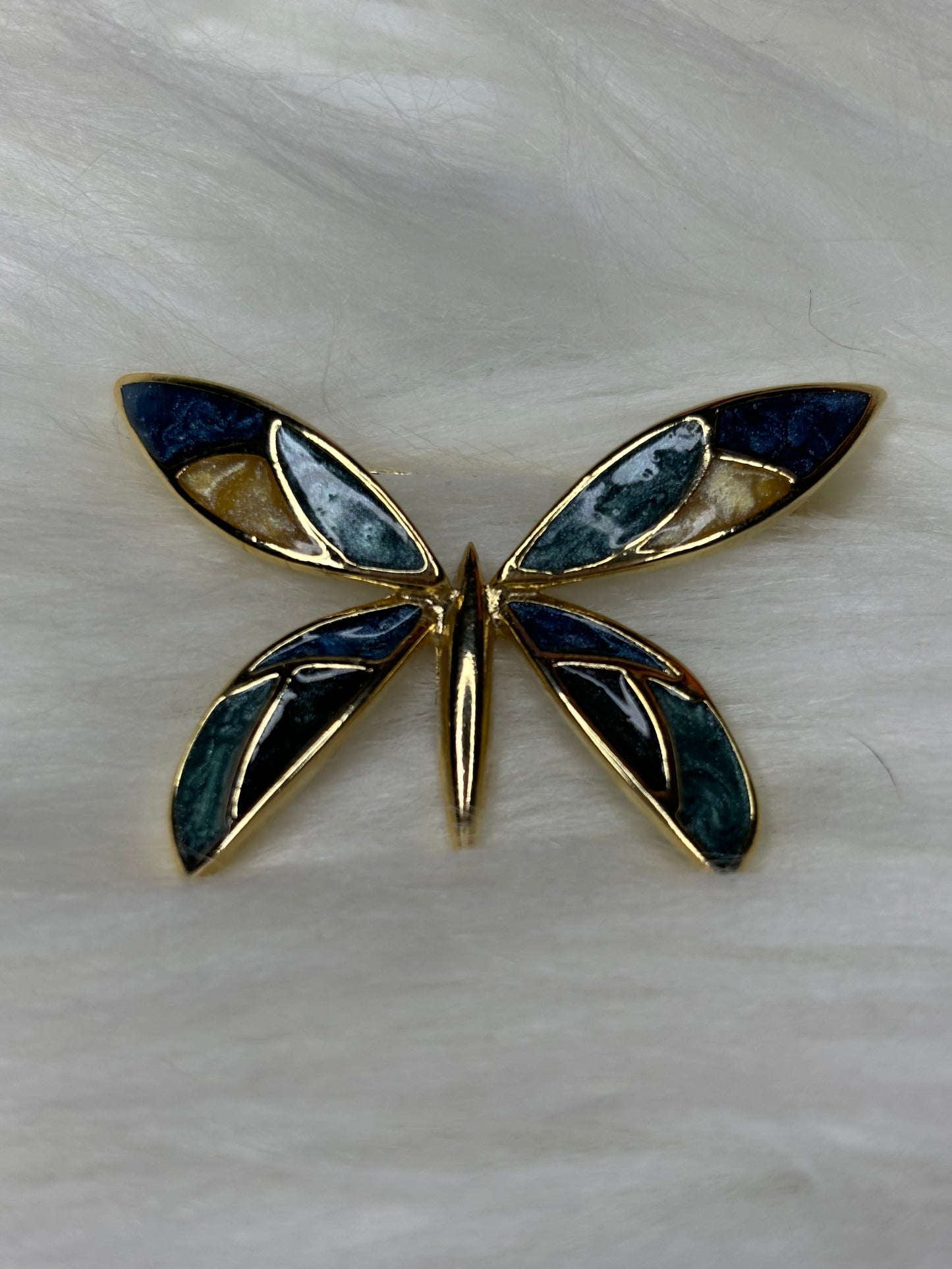 A216 Butterfly Gold Toned Brooch