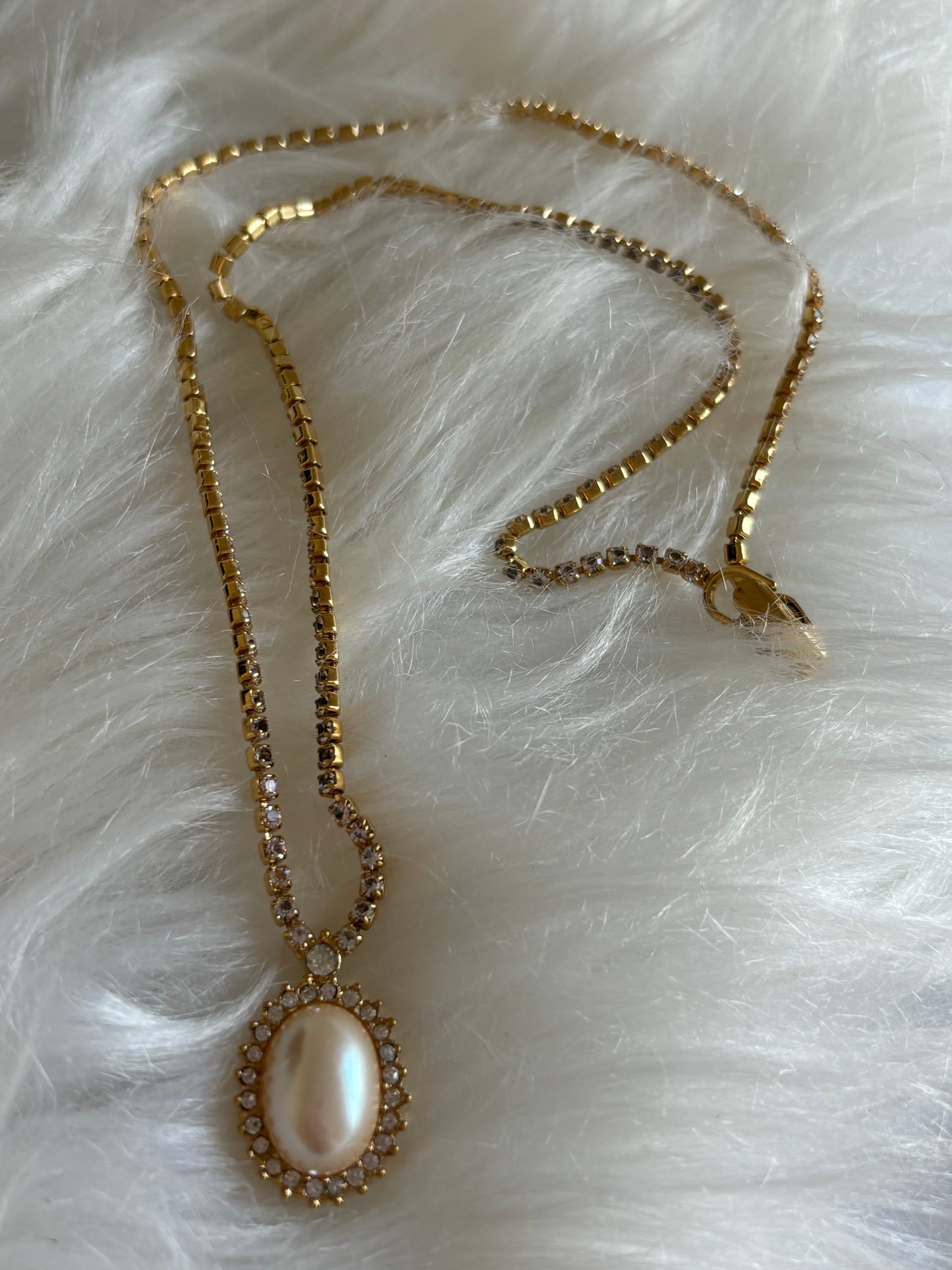 #0065 Monet (Signed) Gold Toned Necklace with Pearl Pendant