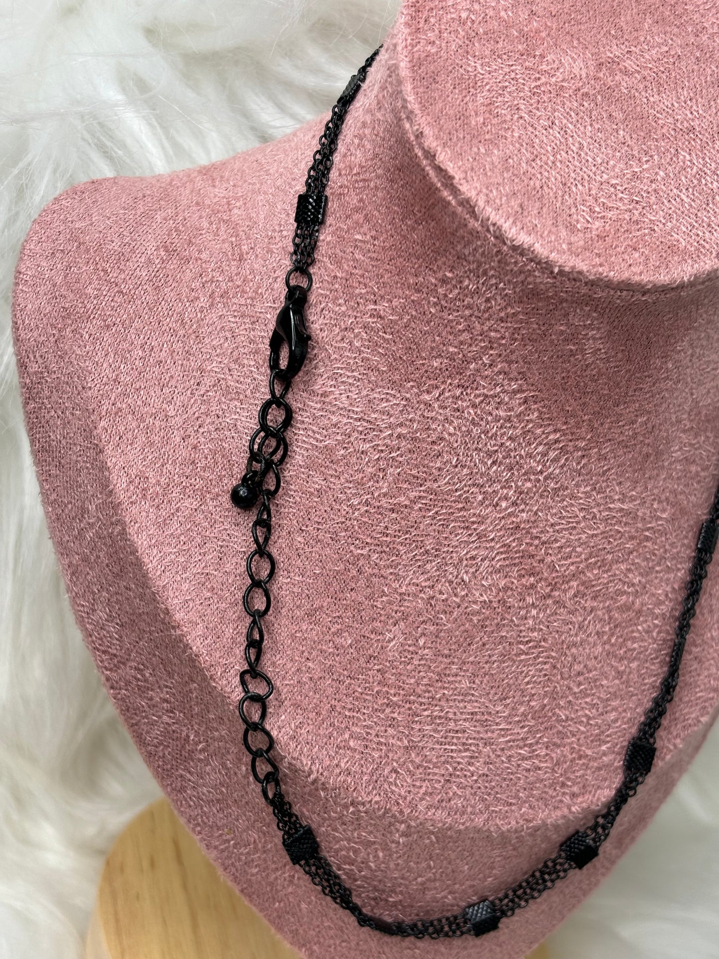 A161 Dainty Black Necklace 14”