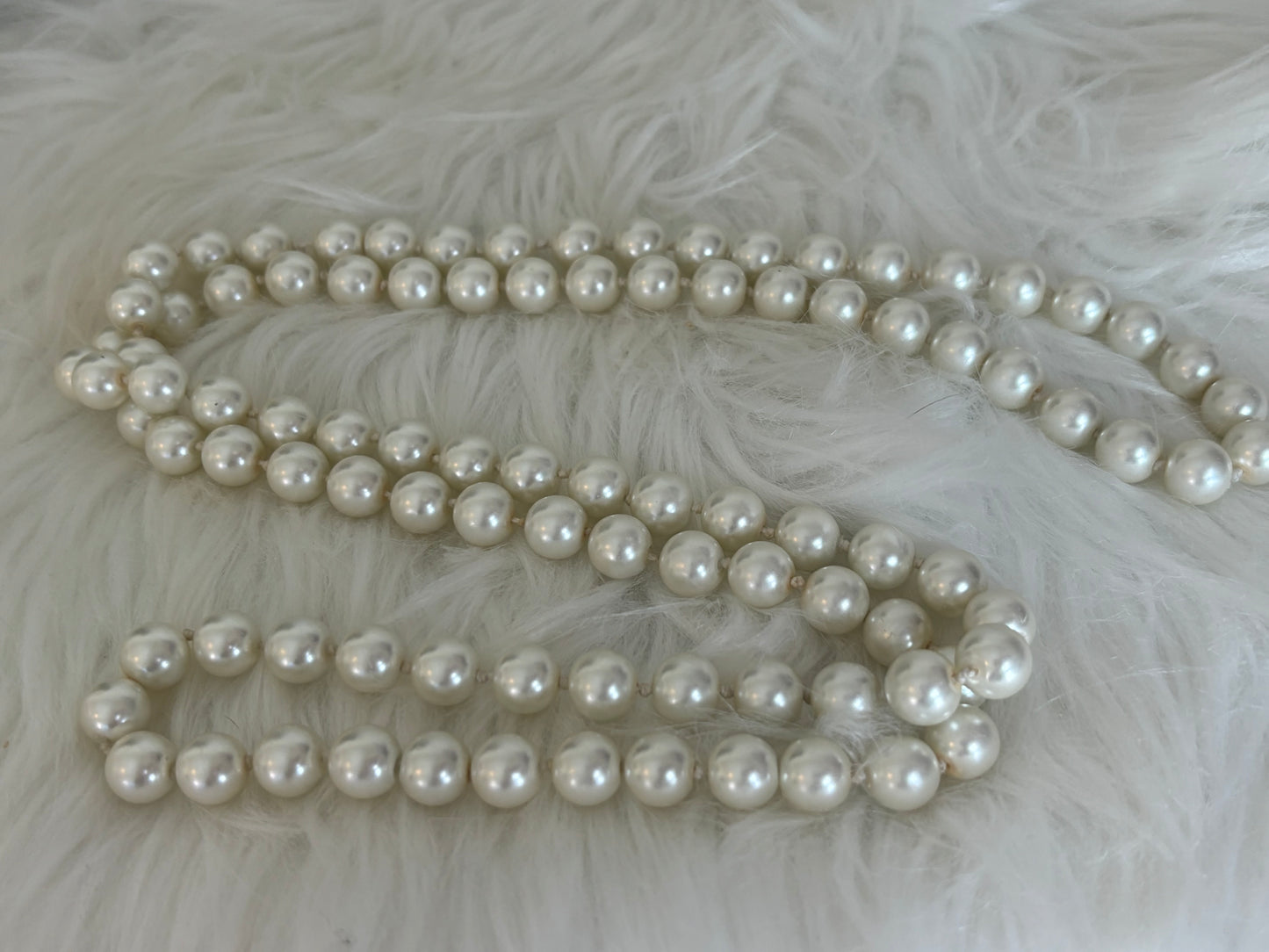 #0174 40” White Faux Pearl Necklace