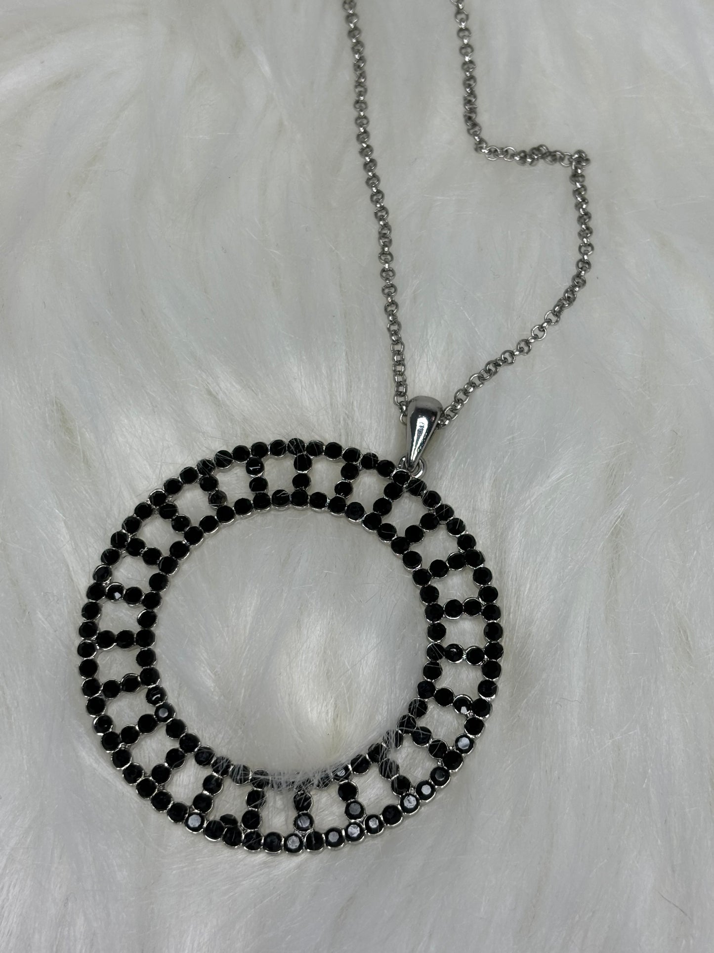 A248 Silver Tone and Black Circle Necklace 28”