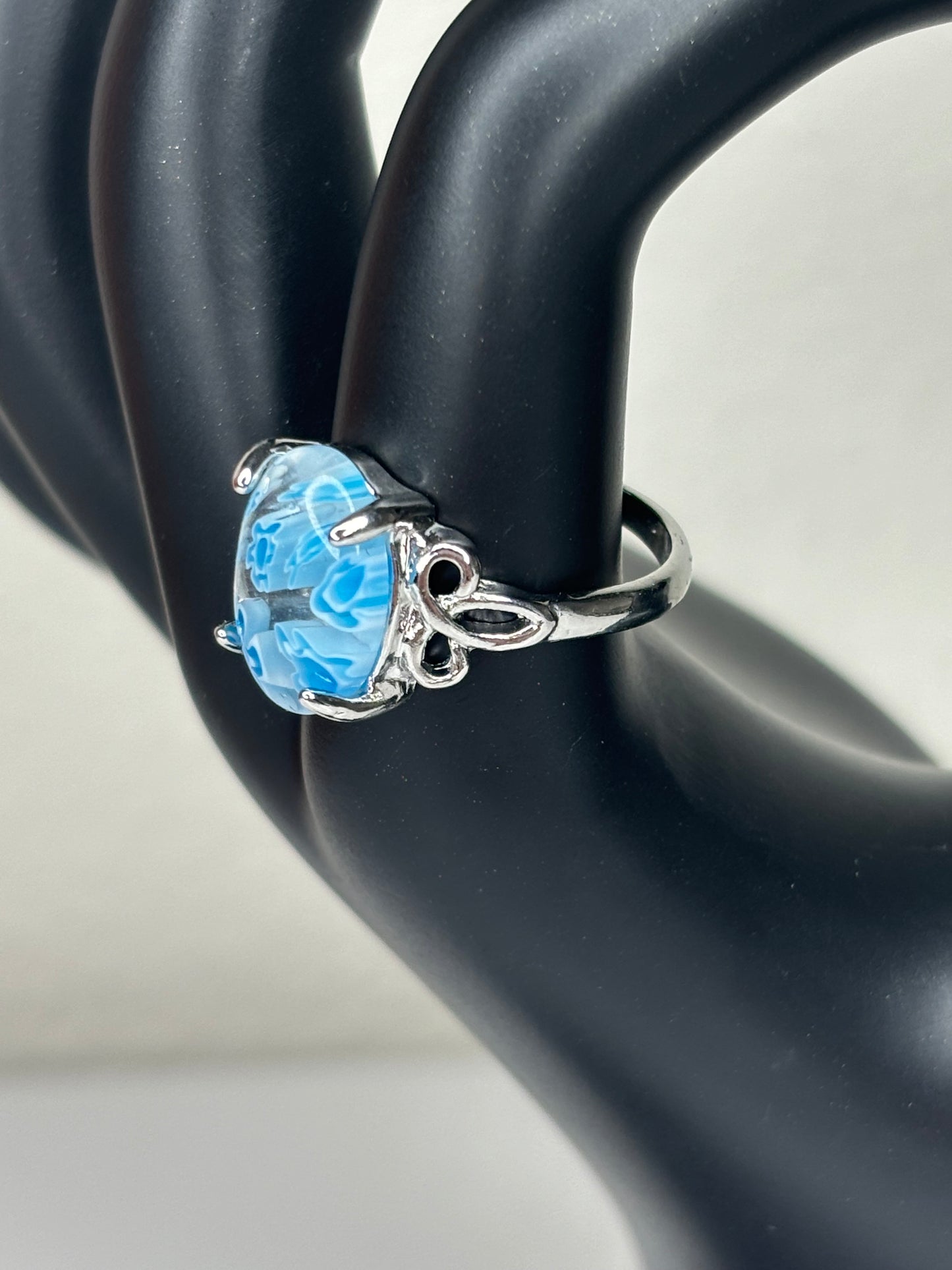 B026 Light Blue Glass Fashion Ring Sz 7.5