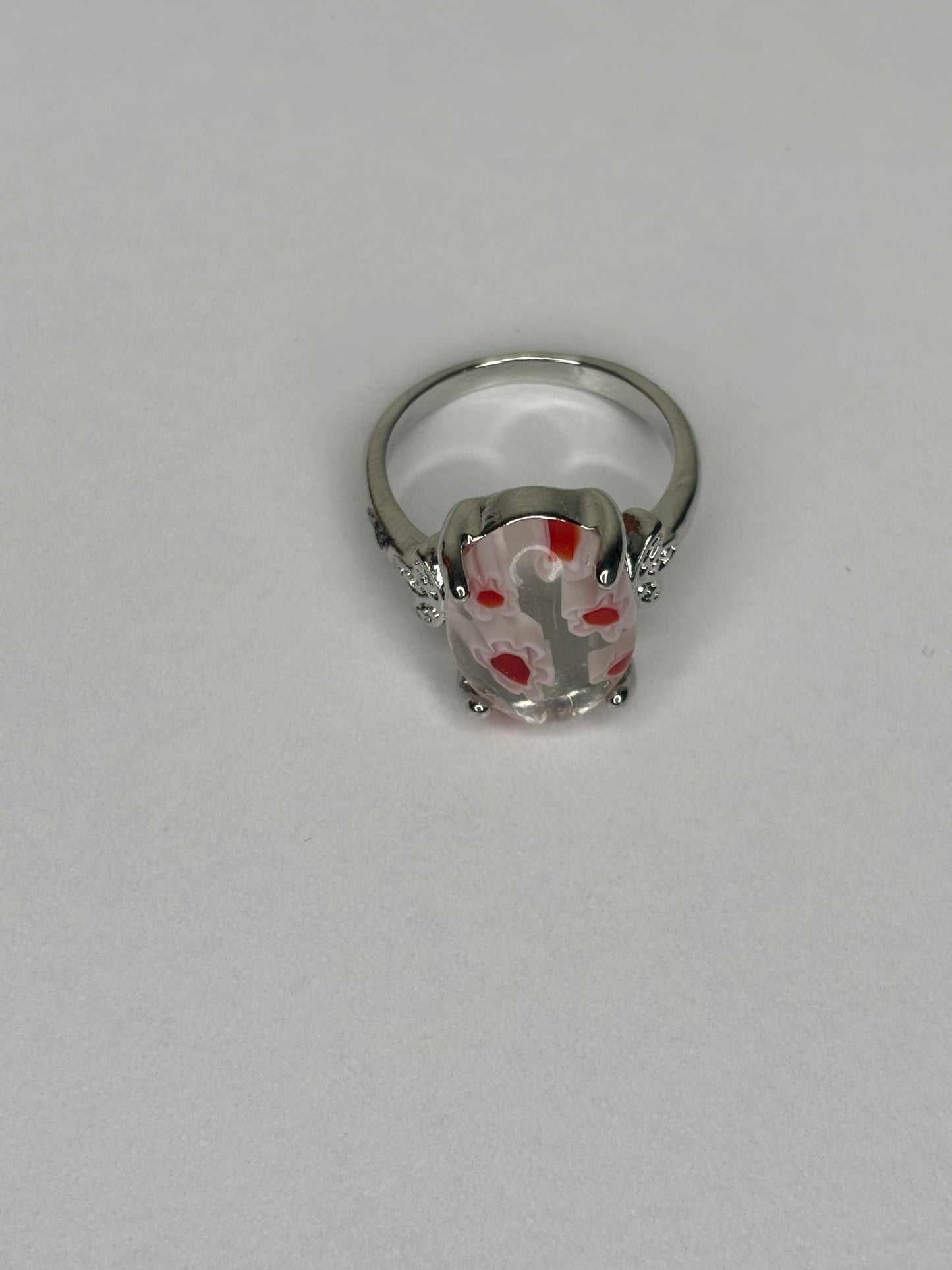 B032 Red and Clear Glass Fashion Ring Sz 5.25