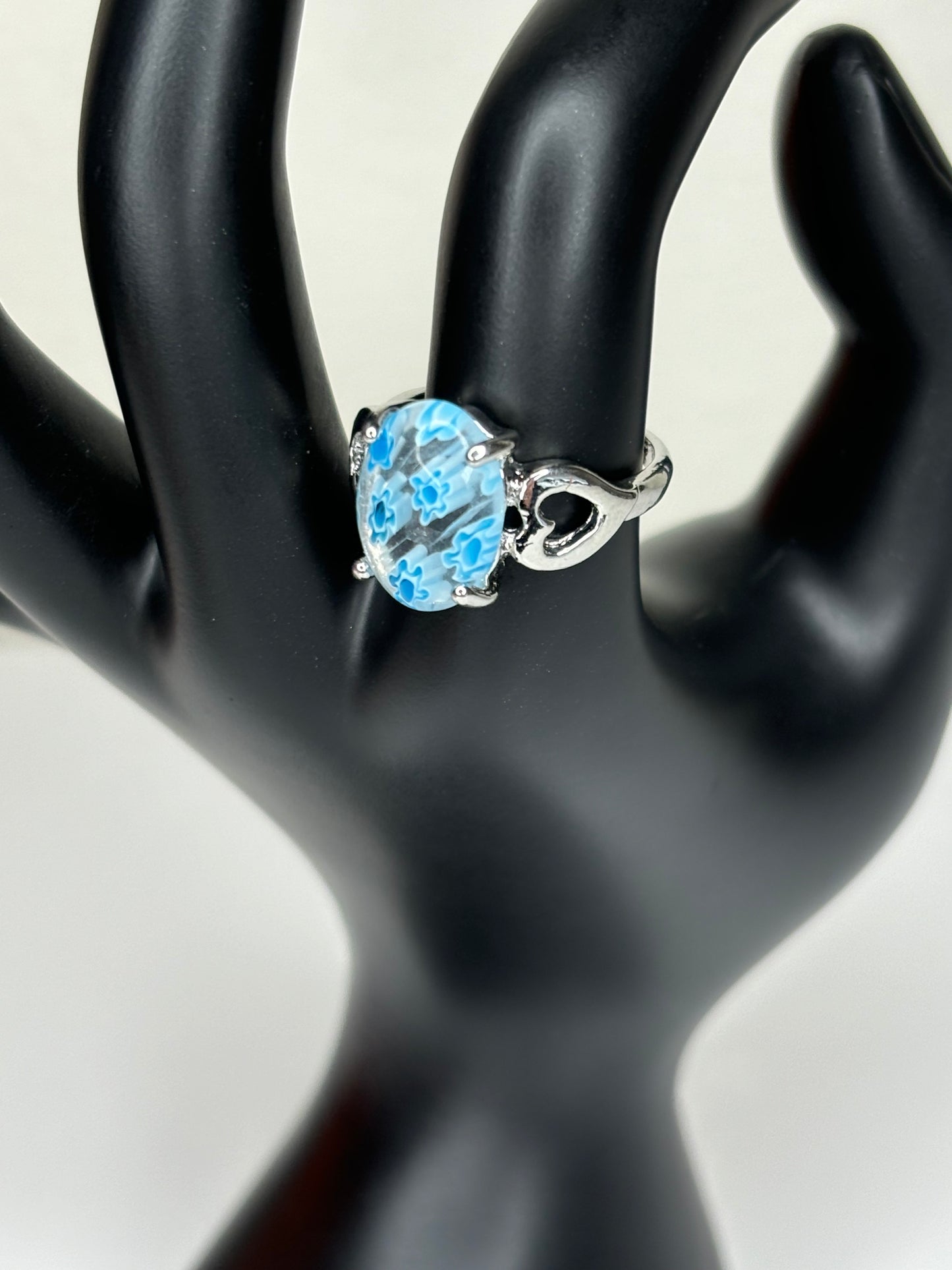 B037 Light Blue Glass Fashion Ring Sz 8