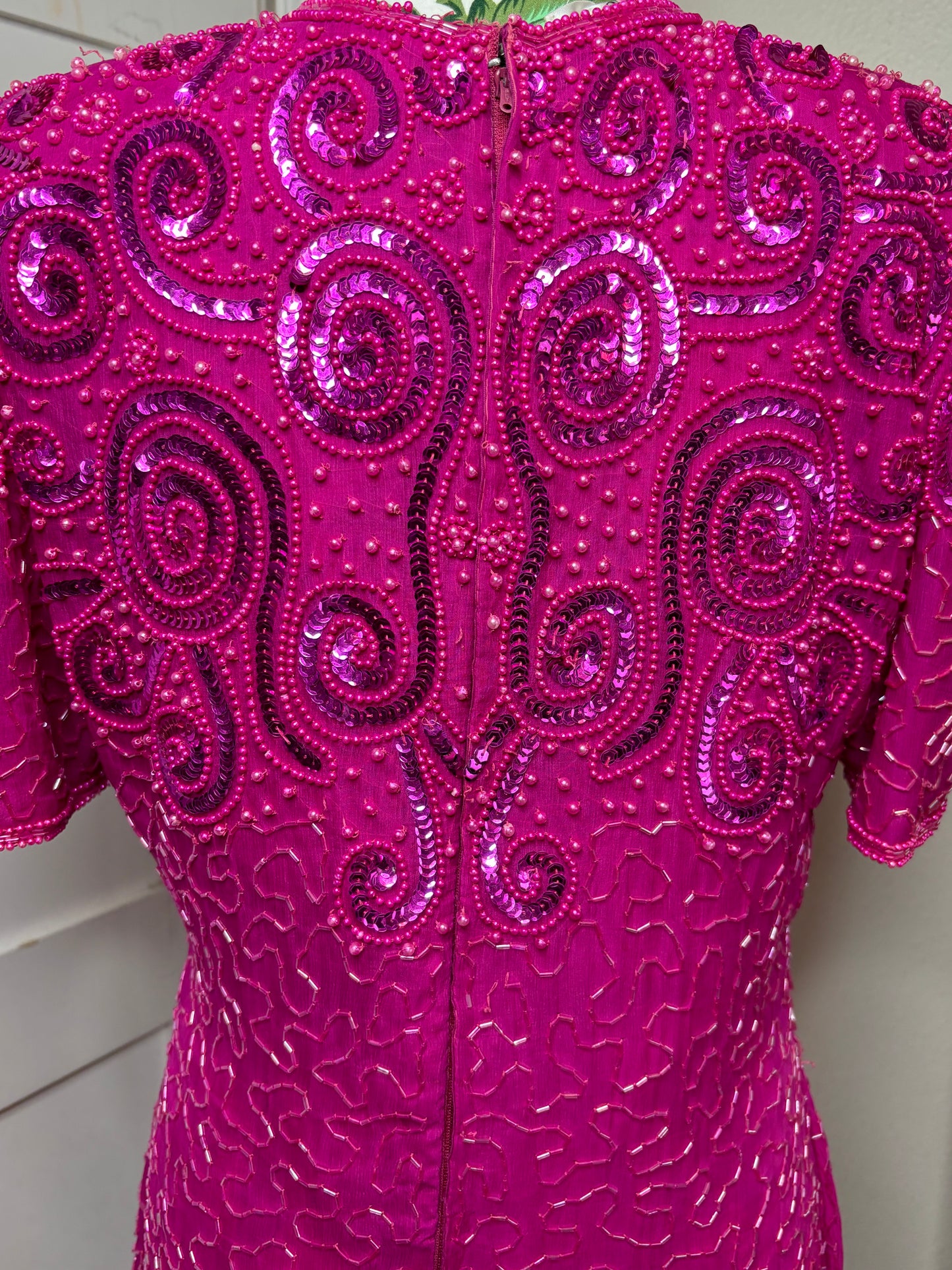 C017 Night Vogue Pink Beaded Cocktail Dress Sz M