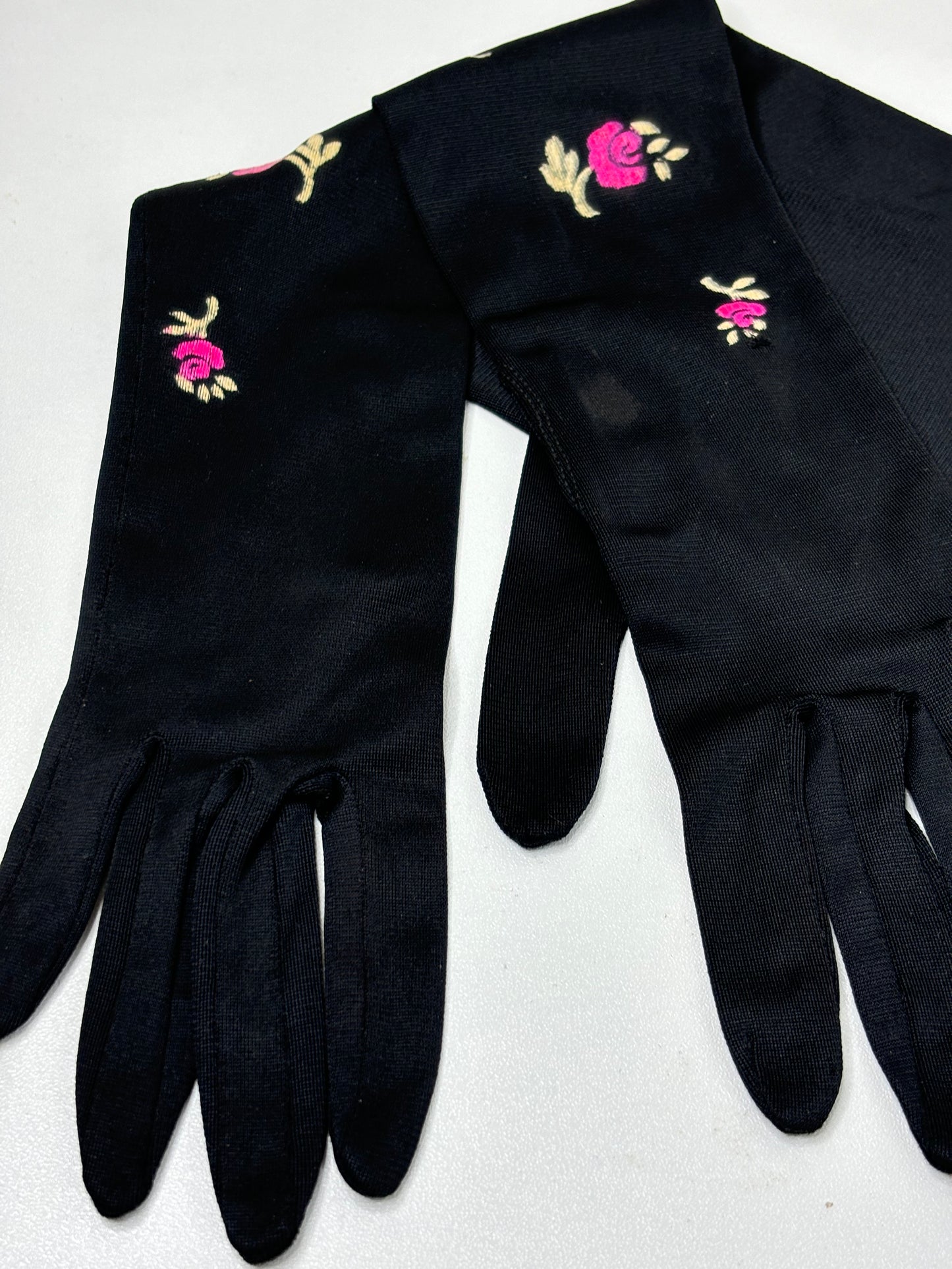 C013 Vintage Long Black Gloves - 20”