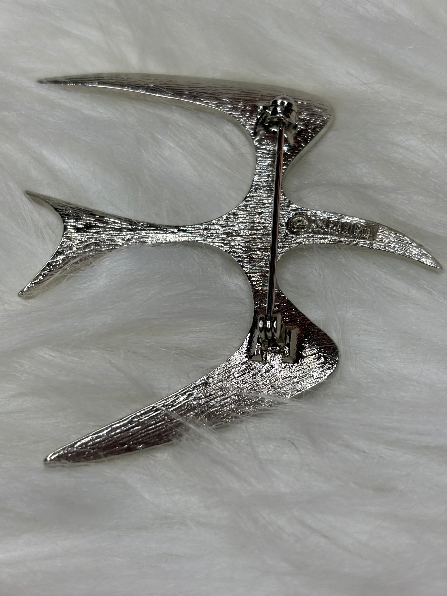 A219 Sarah Coventry Vintage Silver Tone Bird Brooch Pin