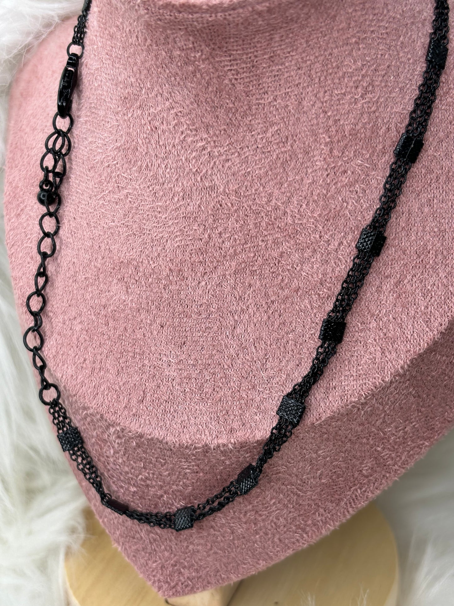 A161 Dainty Black Necklace 14”