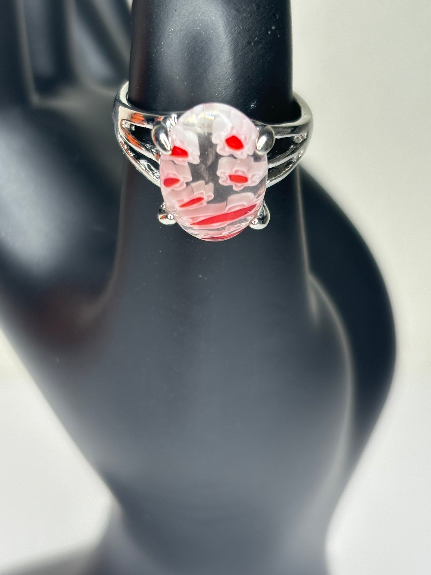 B031 Red and Clear Glass Fashion Ring Sz 7.5