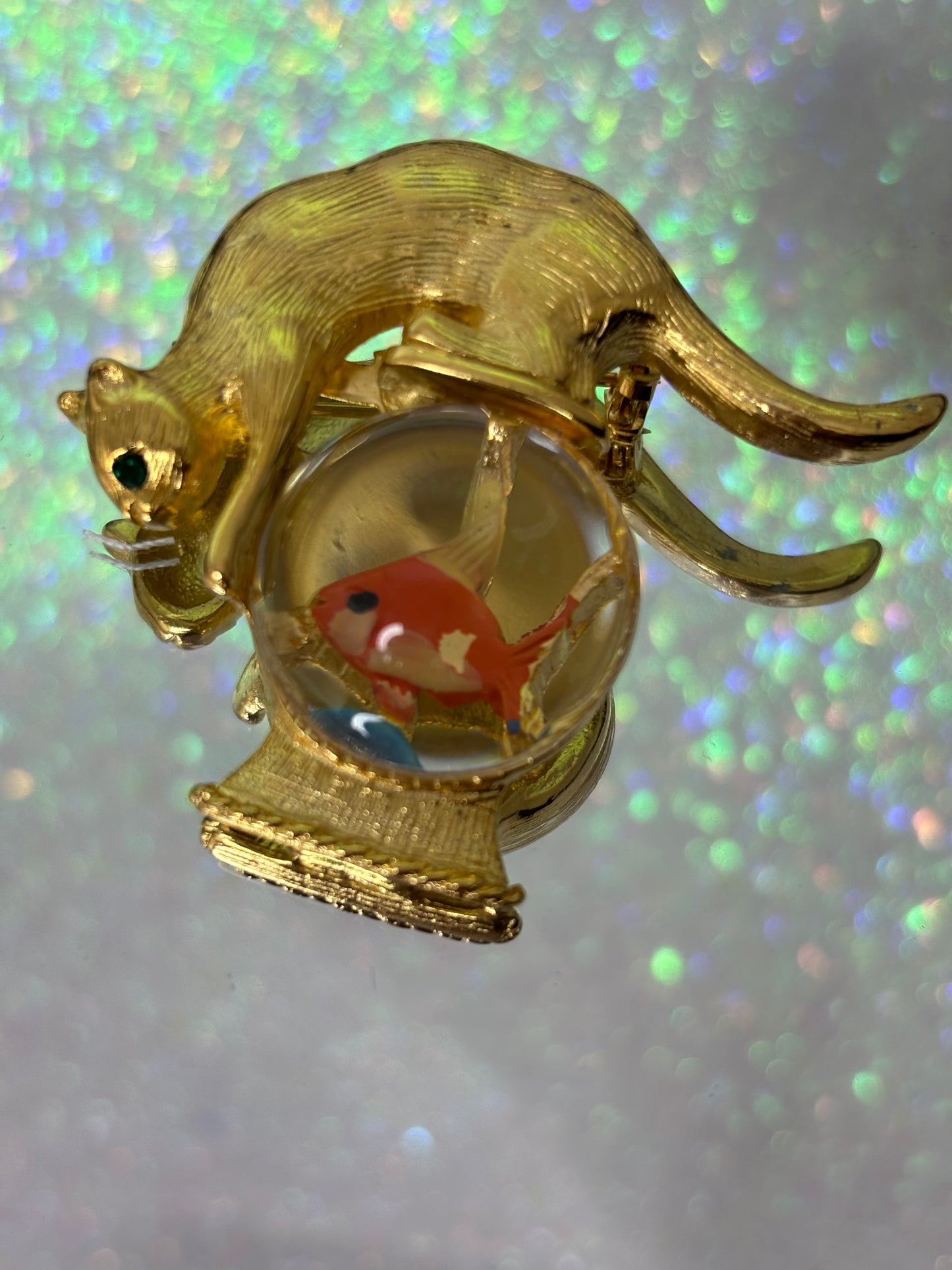 A016 Vintage Signed Gold Crown Cat on Lucite Fish Bowl Brooch Pin