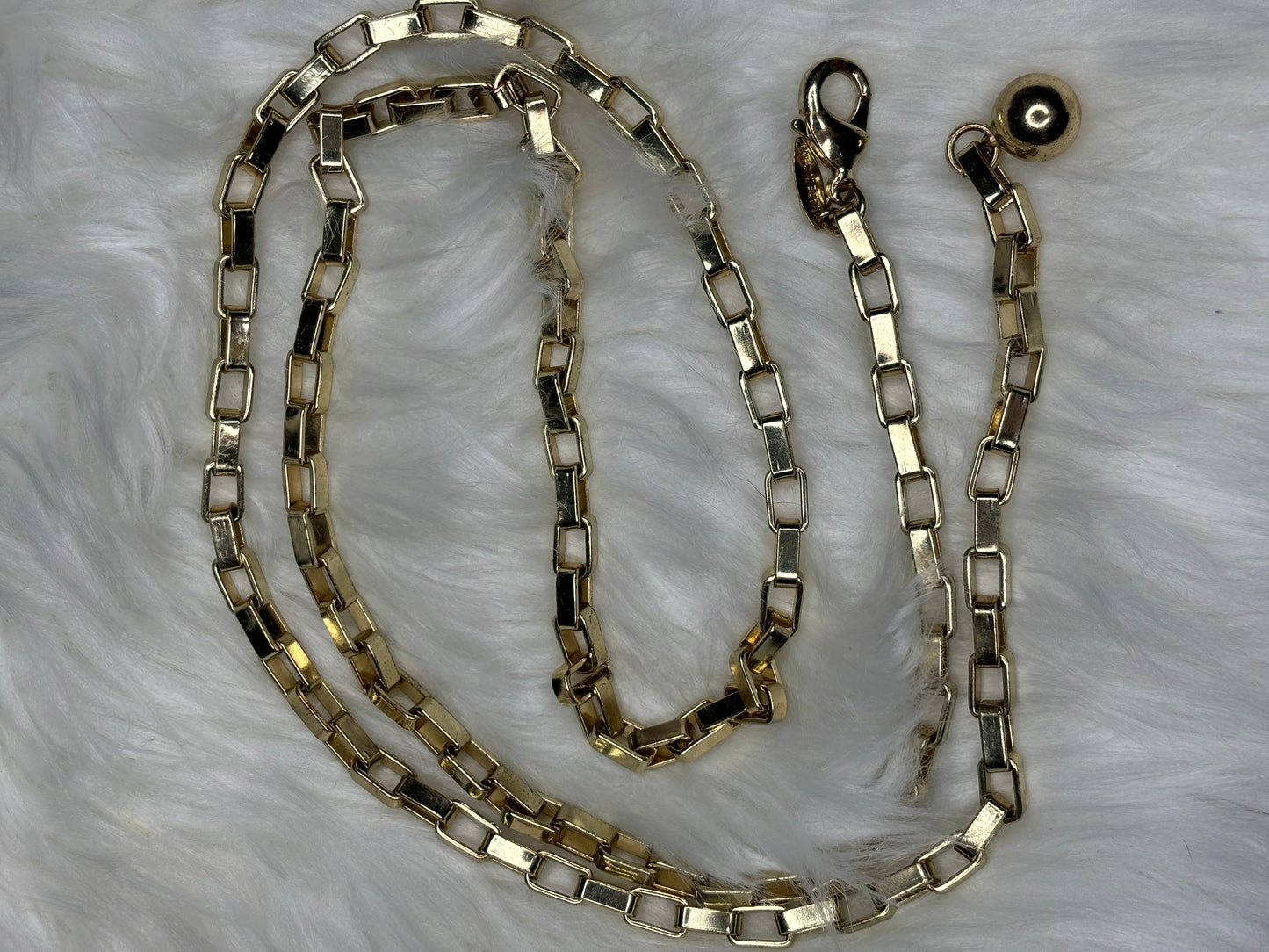 C023 Chicos Gold Tone Link Waist Chain Belt45”