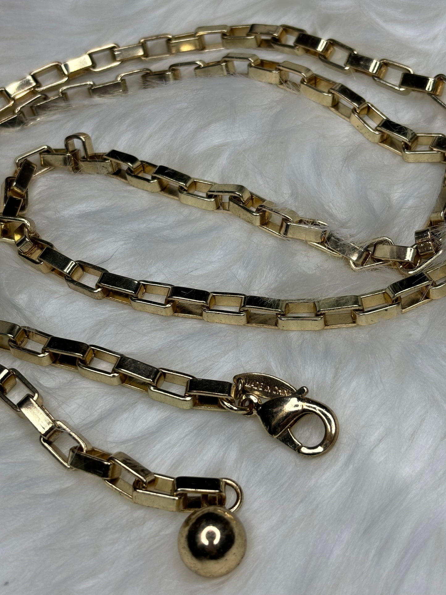 C023 Chicos Gold Tone Link Waist Chain Belt45”