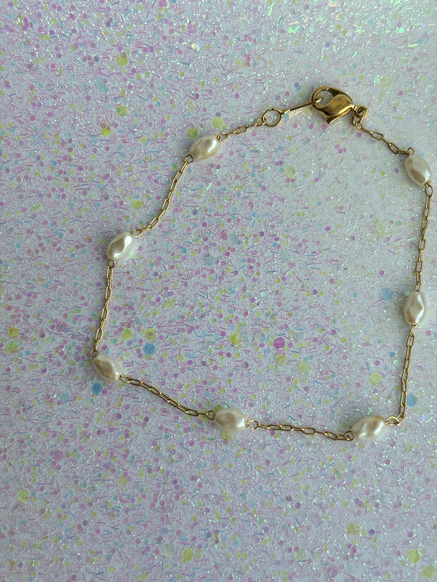 #0079 Dainty Pearl and Gold Toned Bracelet