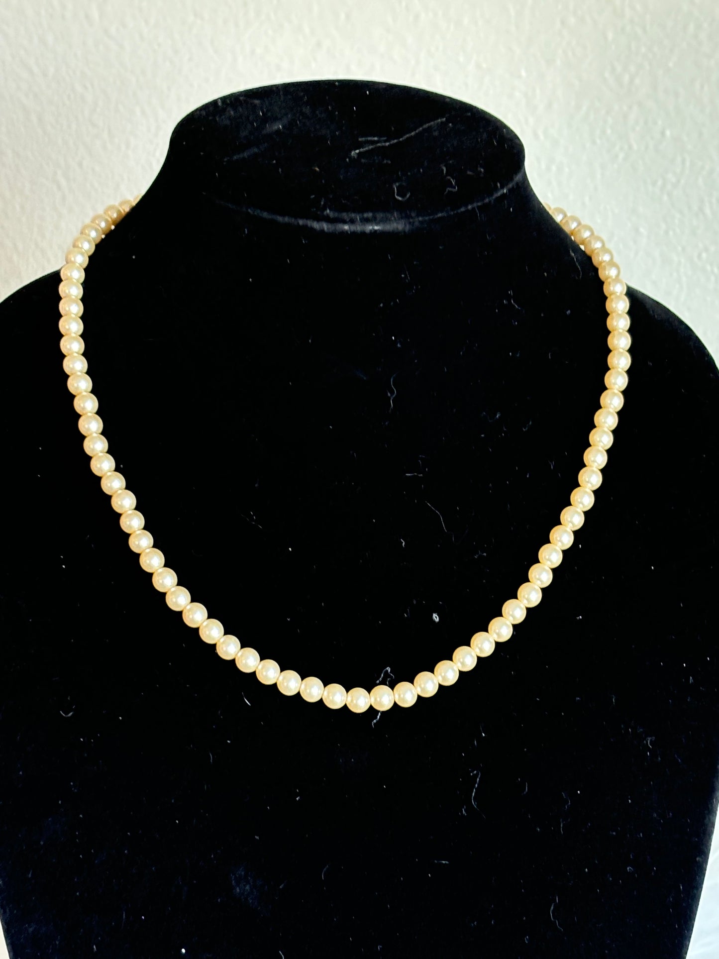 #0143 Monet Faux Pearl 18” Necklace - Cool Clasp!