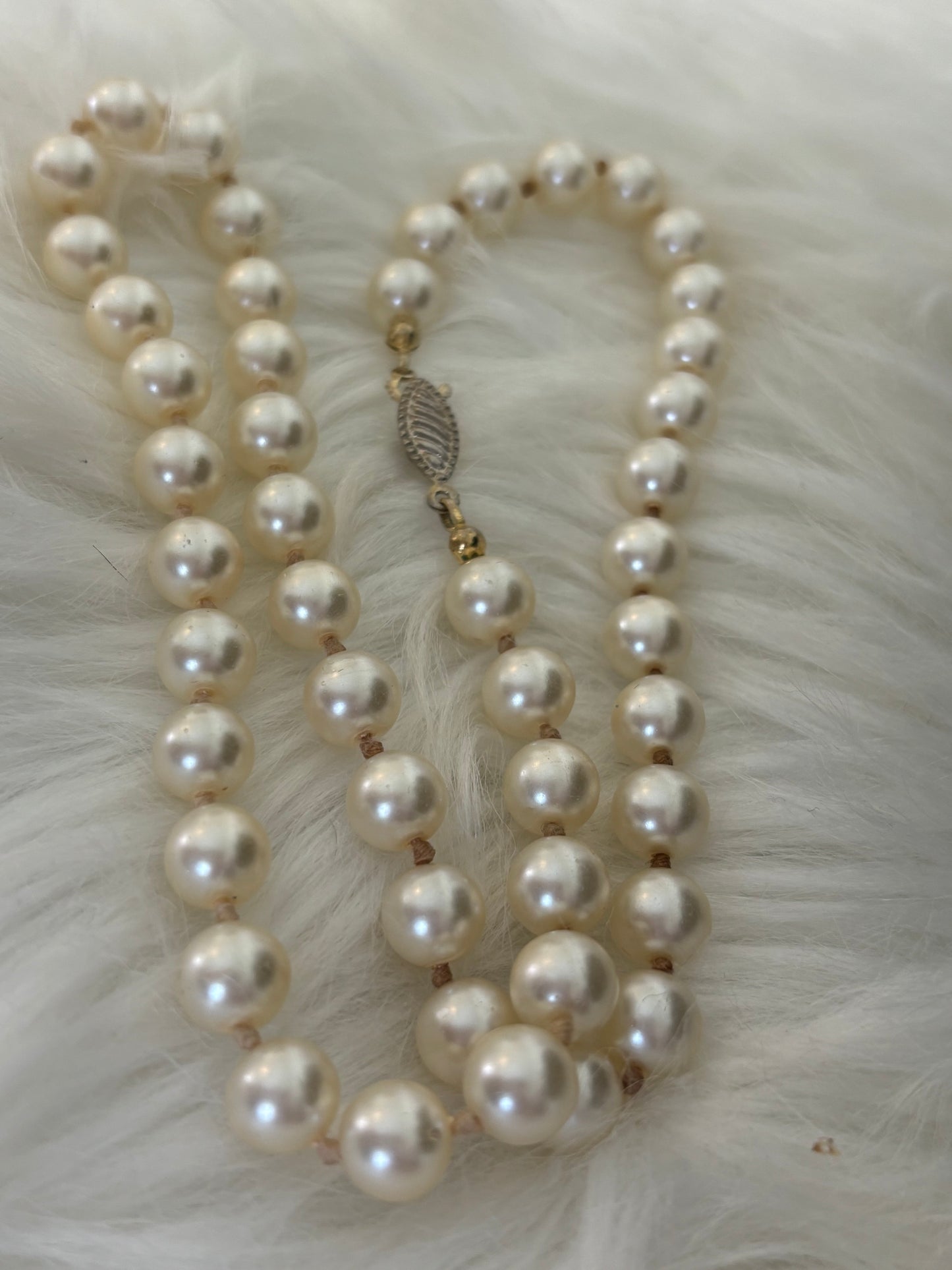 #0138 Vintage 19” Faux Pearl Necklace  - Neat Clasp