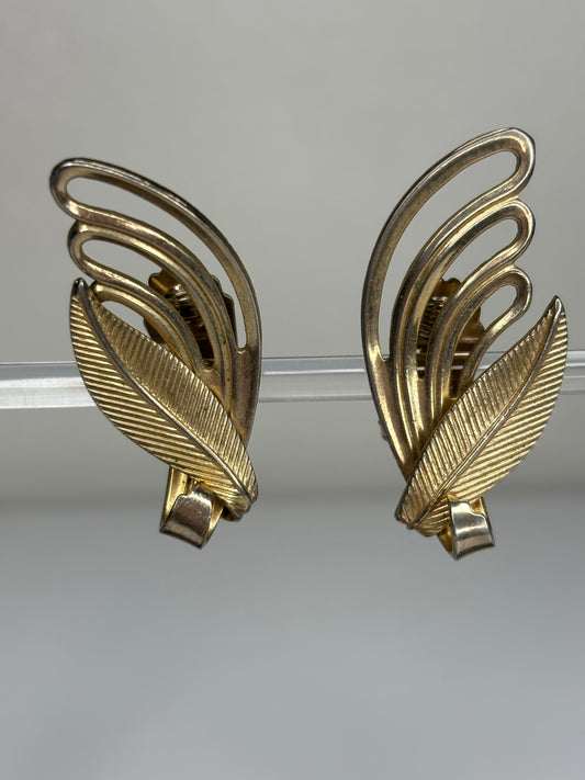 Vintage Gold Tone Leaf Clip On Earrings