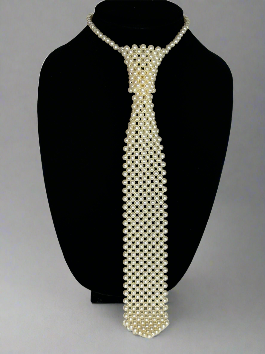 B013 Faux Pearl Tie Necklace