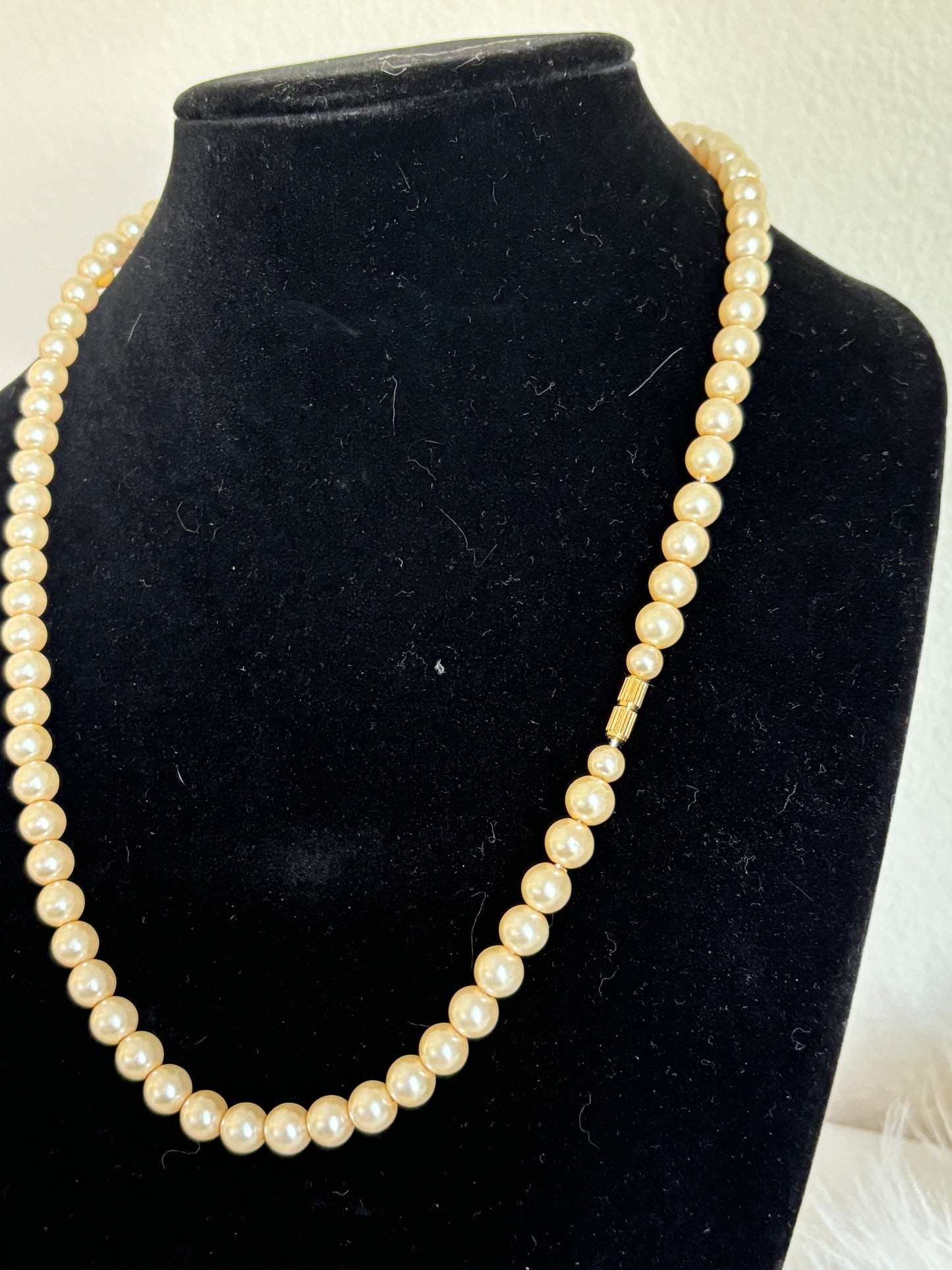 #0153 22” Faux Pearl Necklace