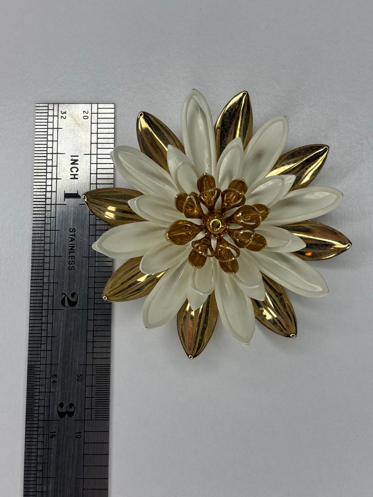 Sarah Convetry Gold and White Flower Brooch