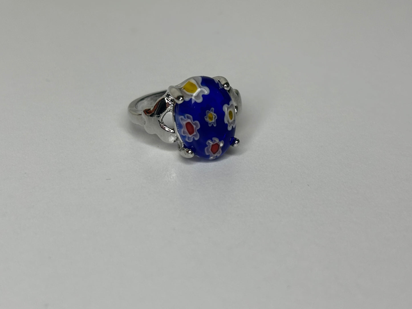 B024 Blue Glass Fashion Ring Sz 6