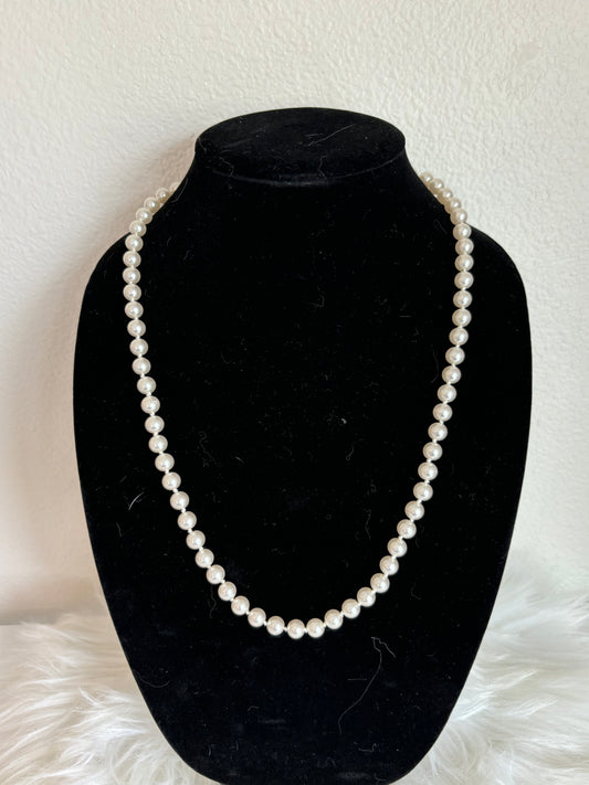 #0137 Vintage Faux Pearl 24” Necklace