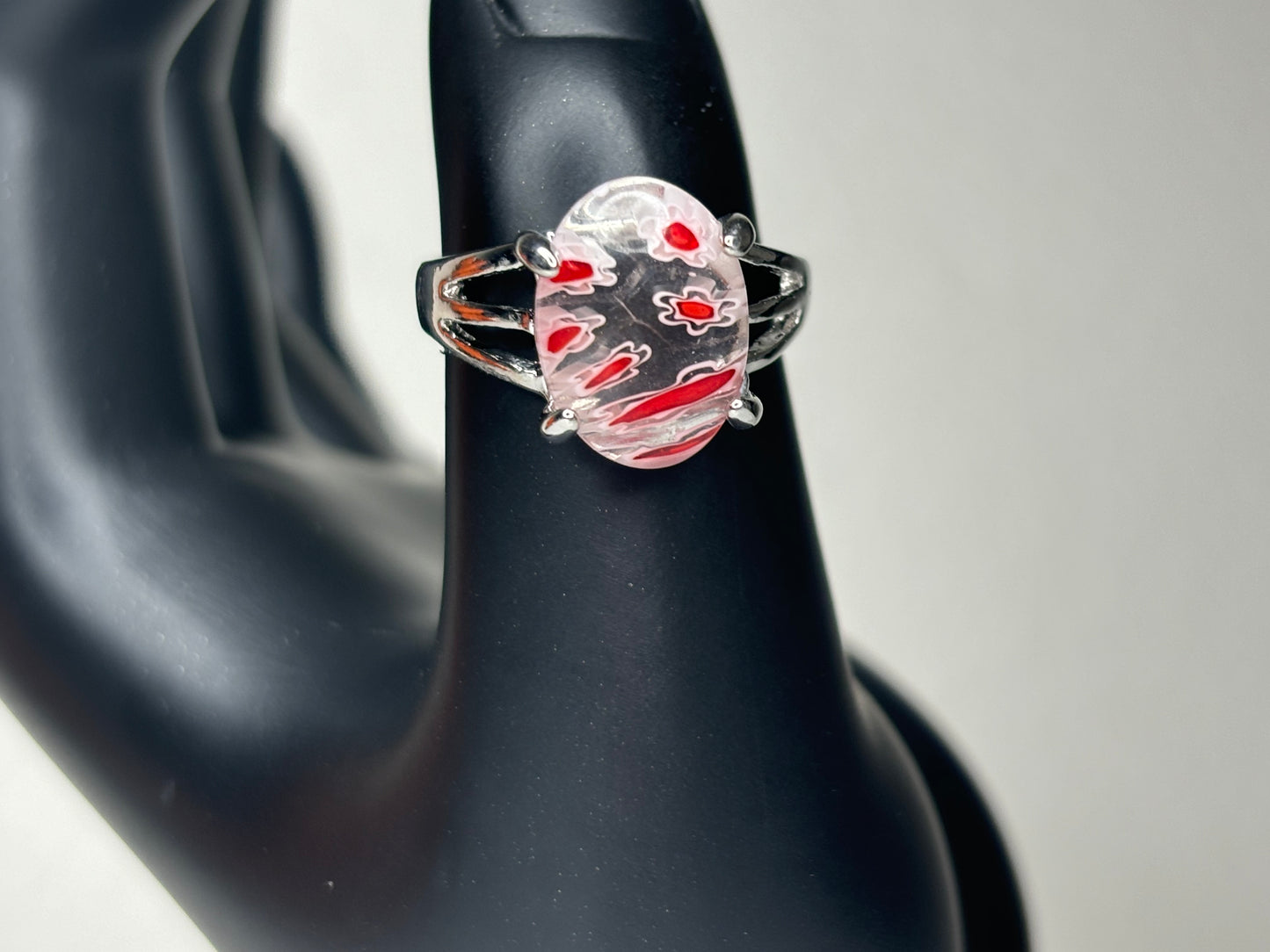 B031 Red and Clear Glass Fashion Ring Sz 7.5