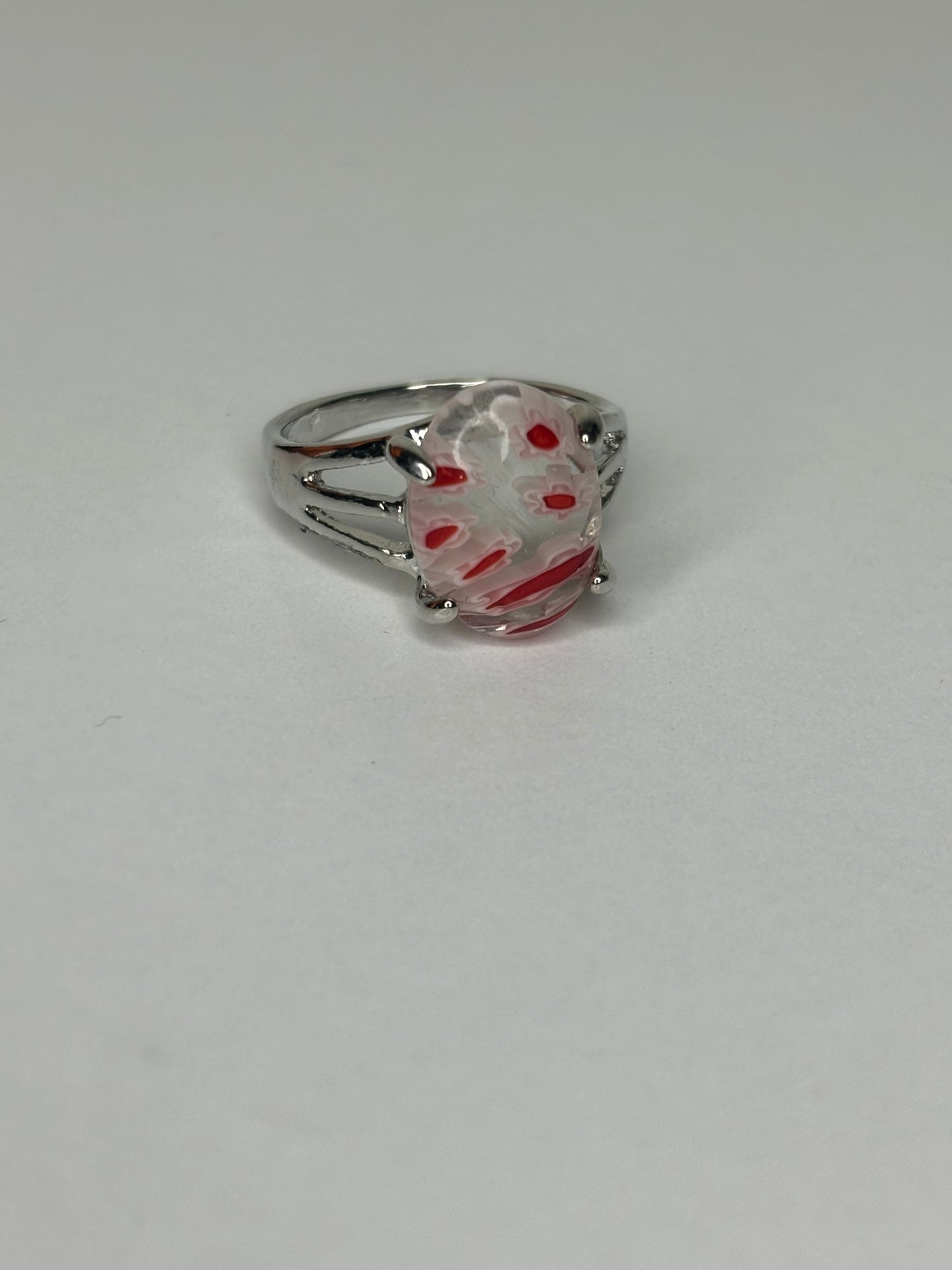 B031 Red and Clear Glass Fashion Ring Sz 7.5