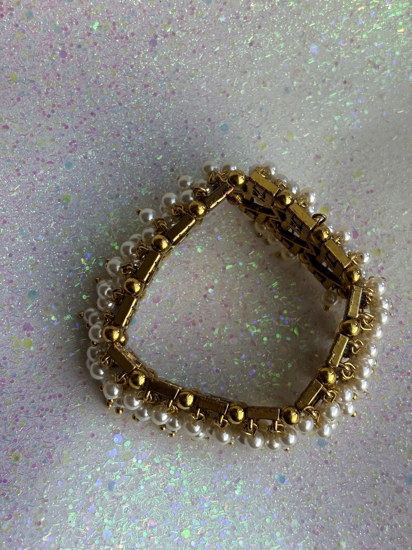 #0045 Gold Tone Bracelet with Pearls