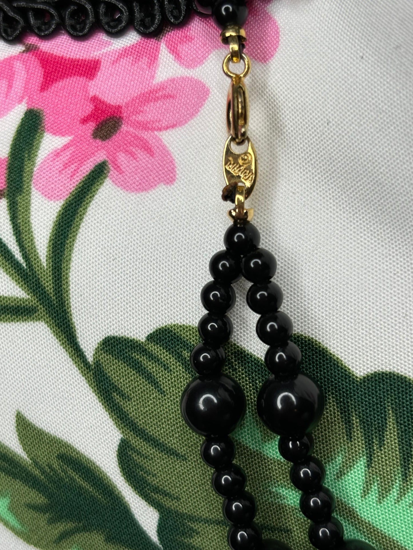 A162 Black Beaded Necklace 16”