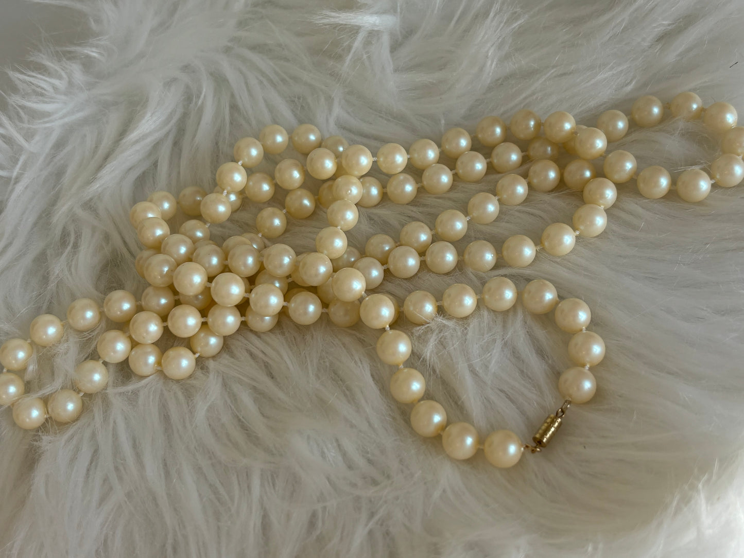 #0049 27” Lightweight Faux Pearl Necklace