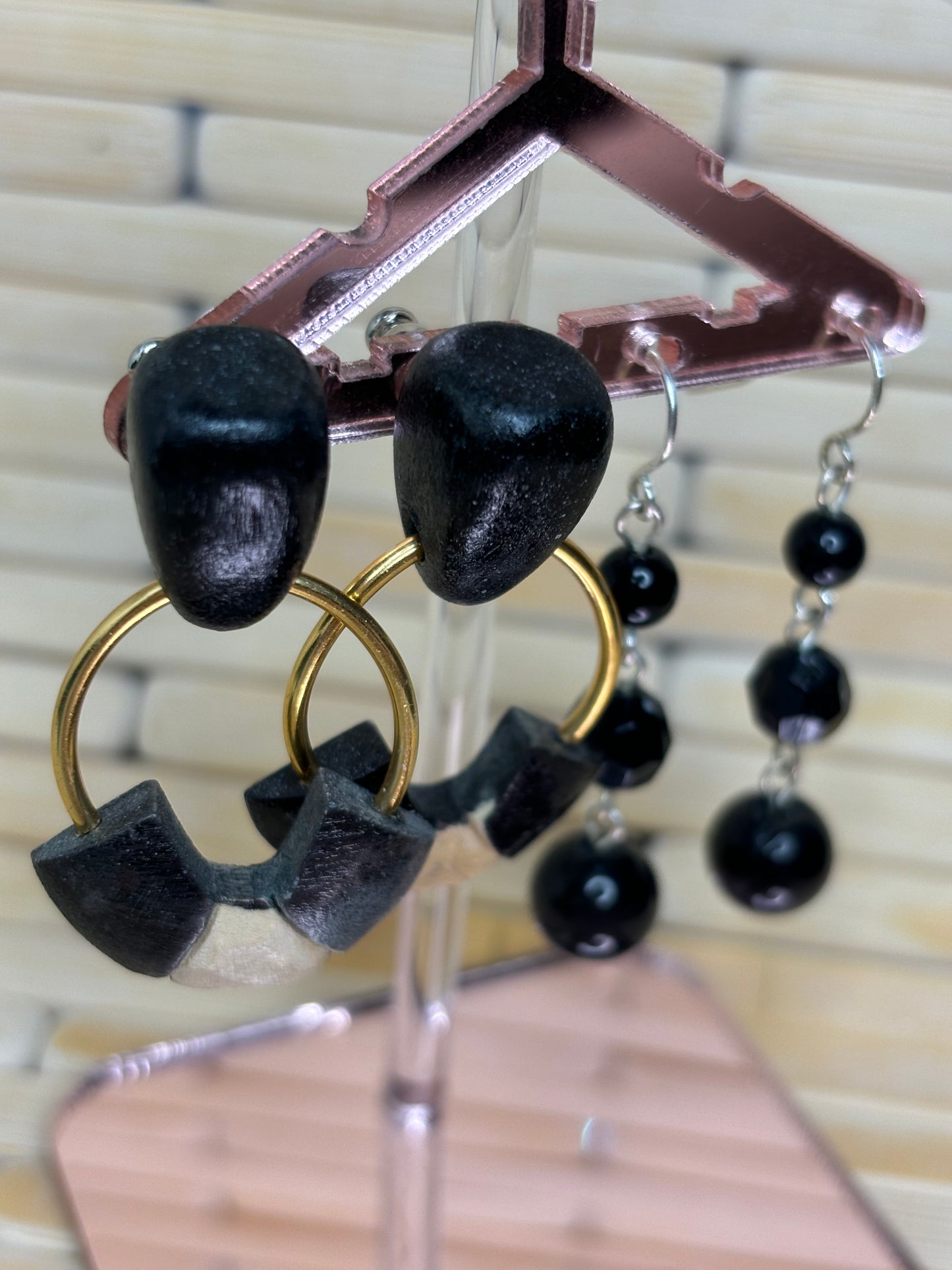 A160 Set of Black Earrings Wood/Bead