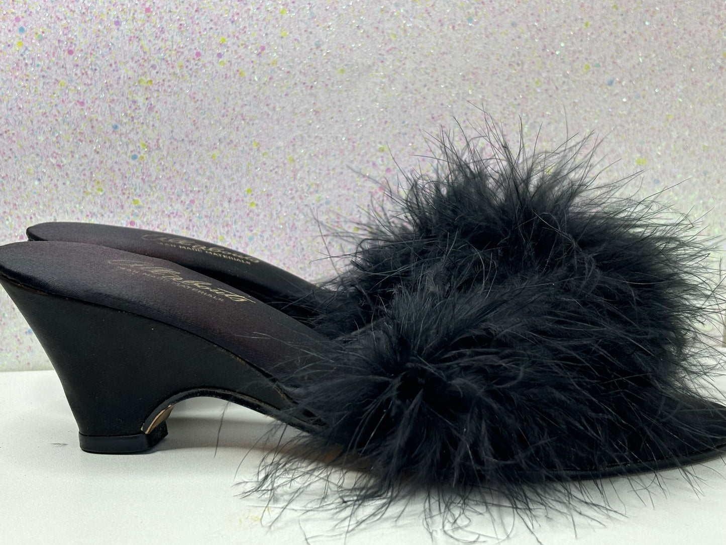 C009 Vintage All-Abouts Feather Heels Size 7 (small fits like a size 6)