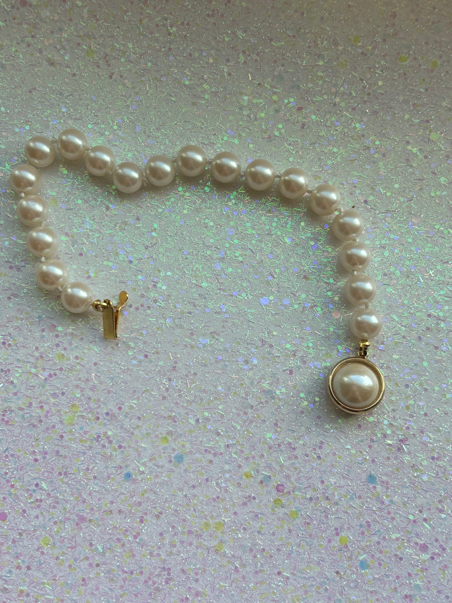 #0103 Vintage Faux Pearl Bracelet