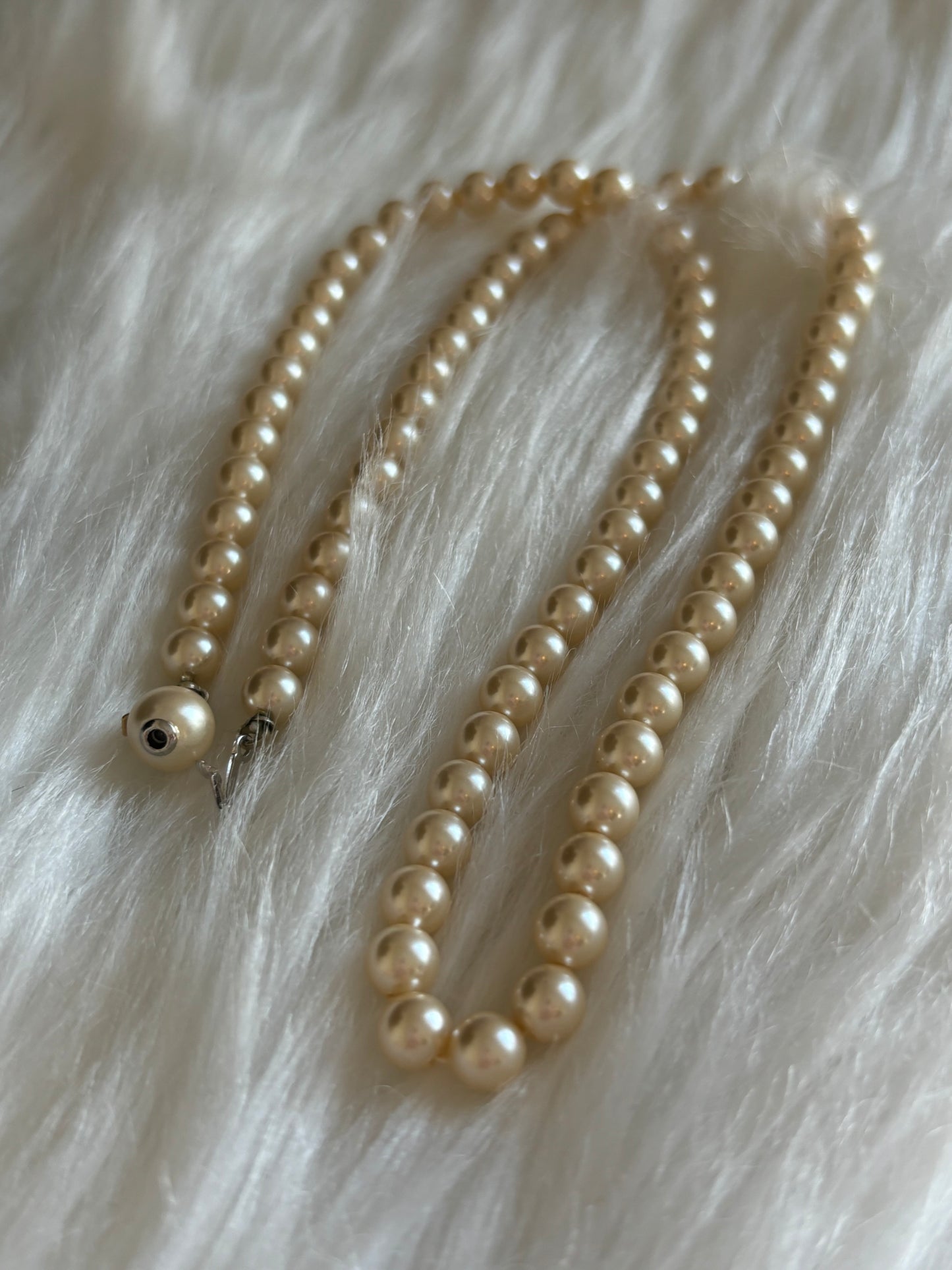 #0143 Monet Faux Pearl 18” Necklace - Cool Clasp!