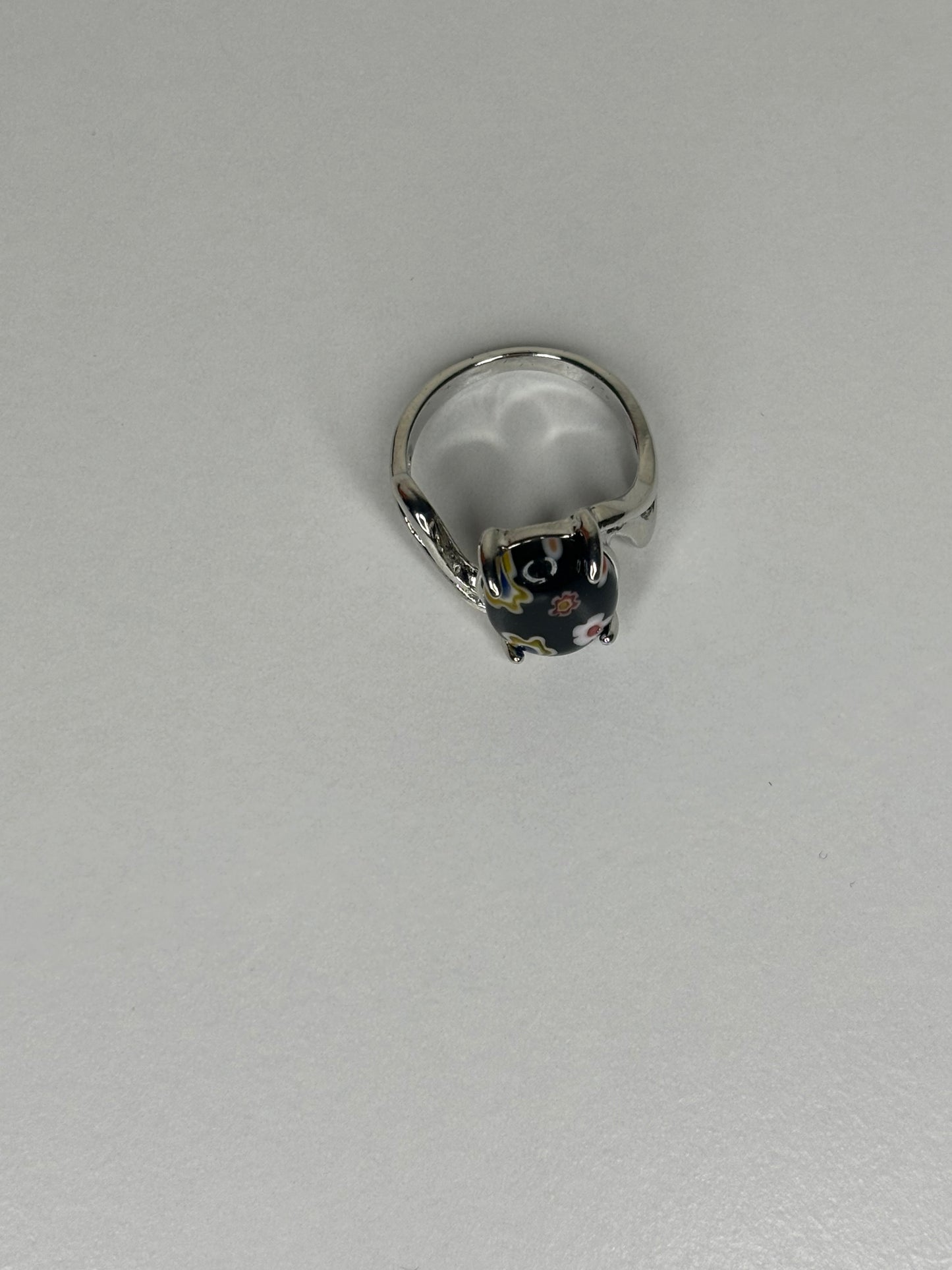 B033 Black Glass Fashion Ring 6.75