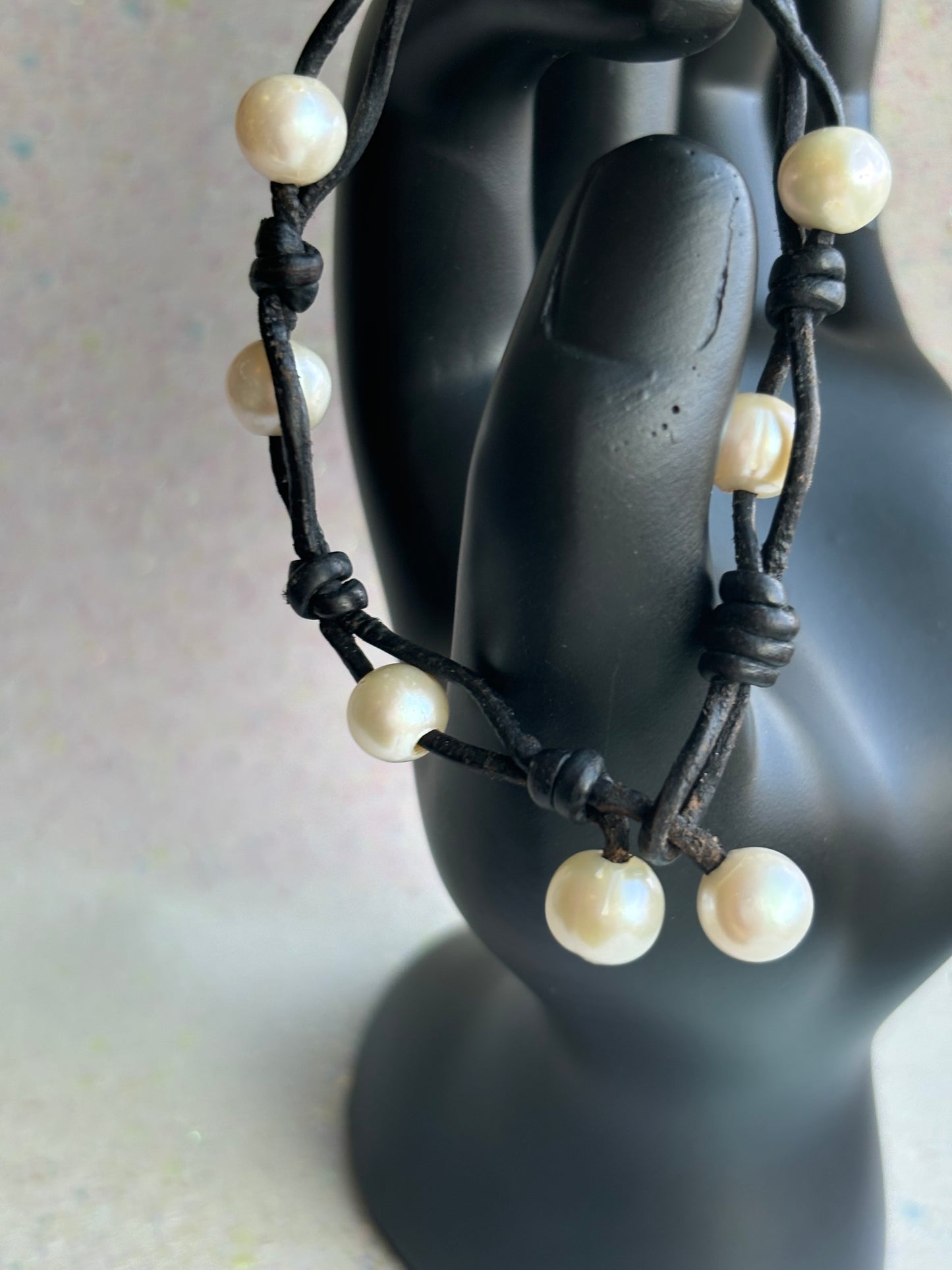 #0067 PEARL Bracelet on Leather Rope