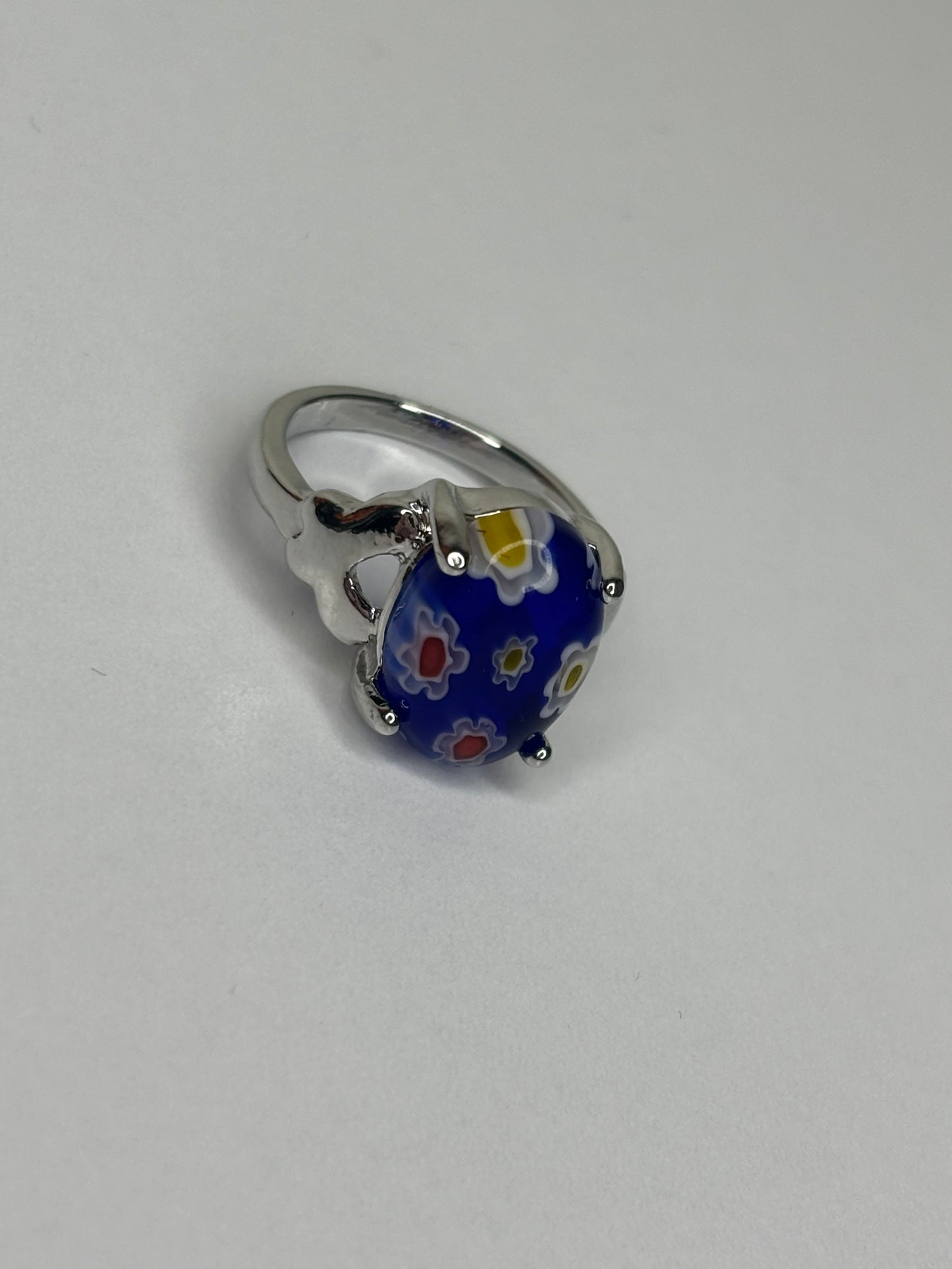 B024 Blue Glass Fashion Ring Sz 6