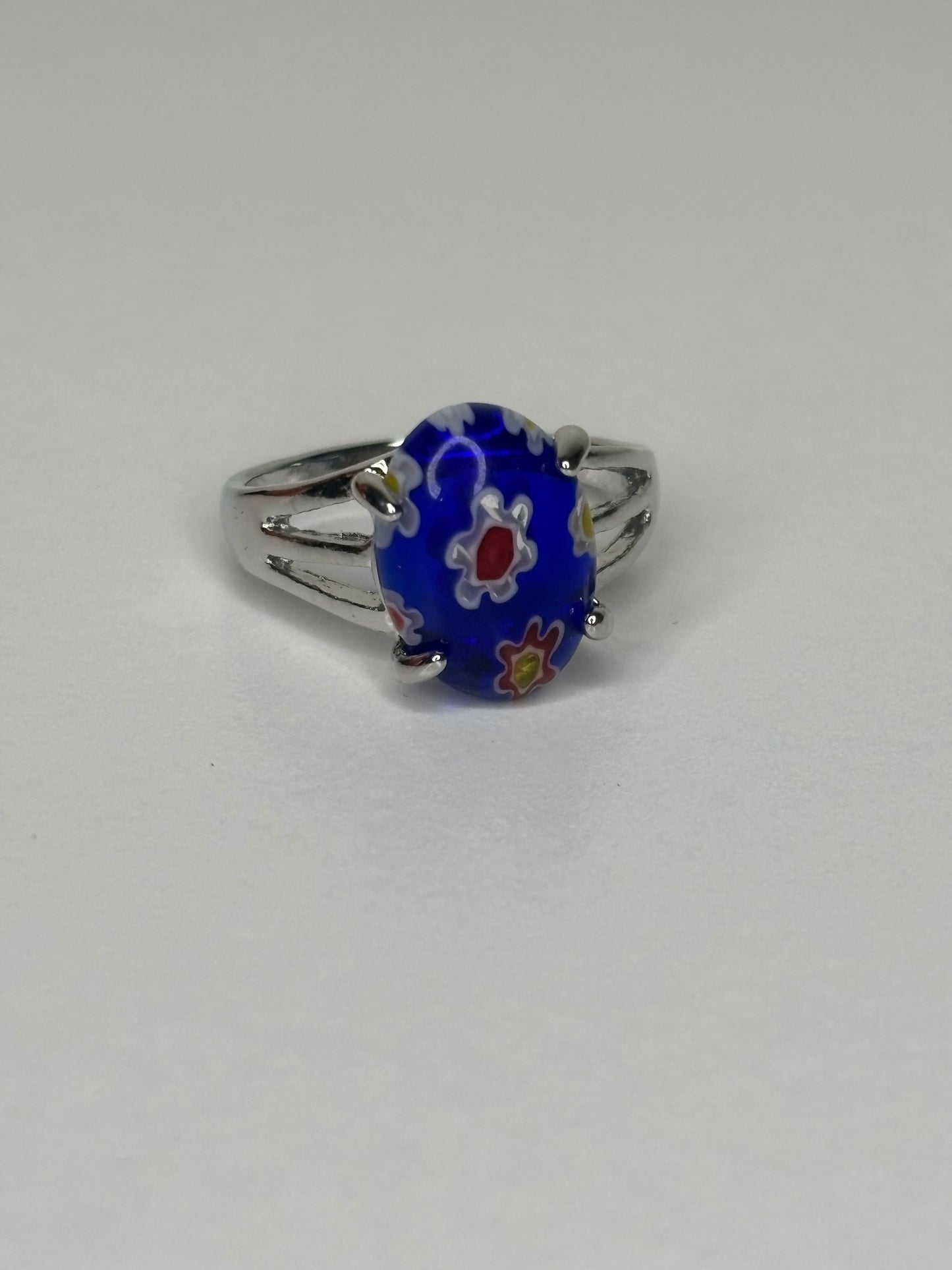 B030 Blue Glass Fashion Ring Sz 8.25