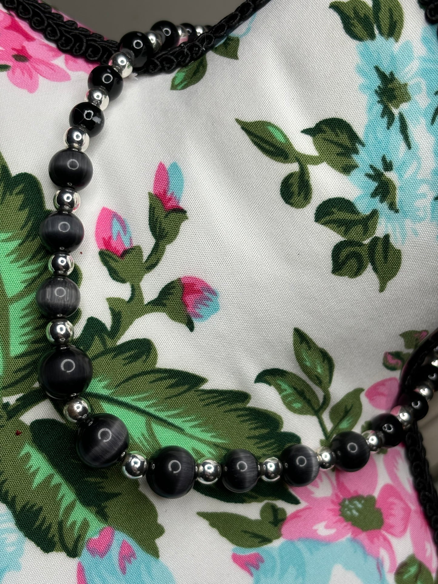 A167 Black Cat Eye Beaded Necklace 16”