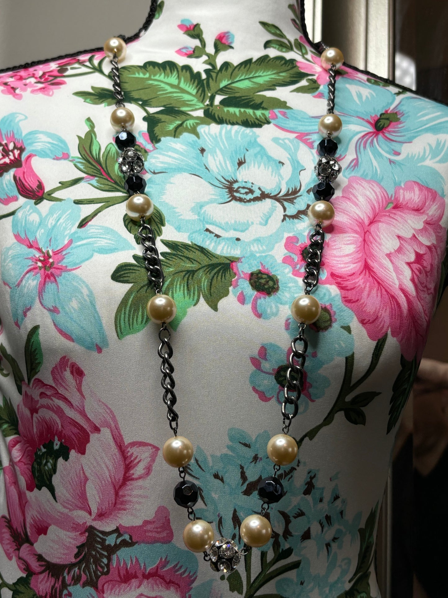 A168 Black Pearl and Bead Necklace 32”