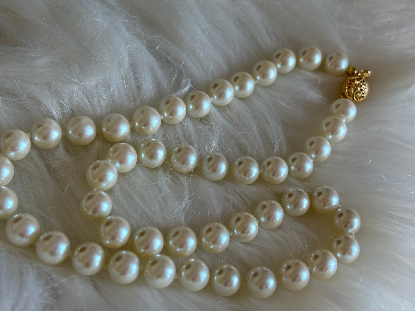 #0135 Vintage Faux Pearl Necklace 16”