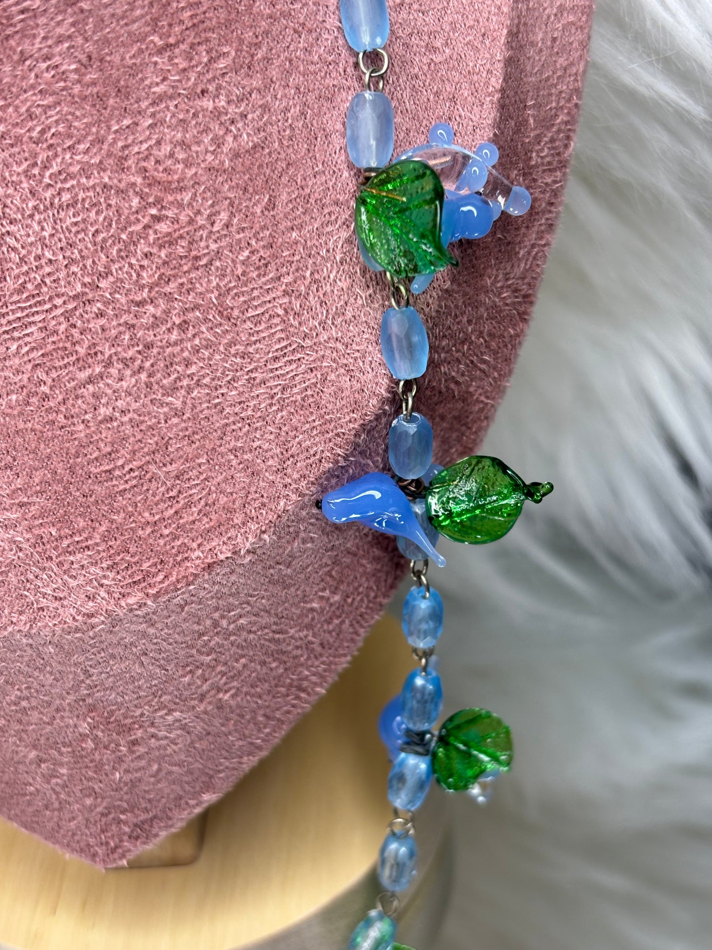 A140 Vintage Blue Venetian Glass Birds/Grapes Murano Italian Necklace