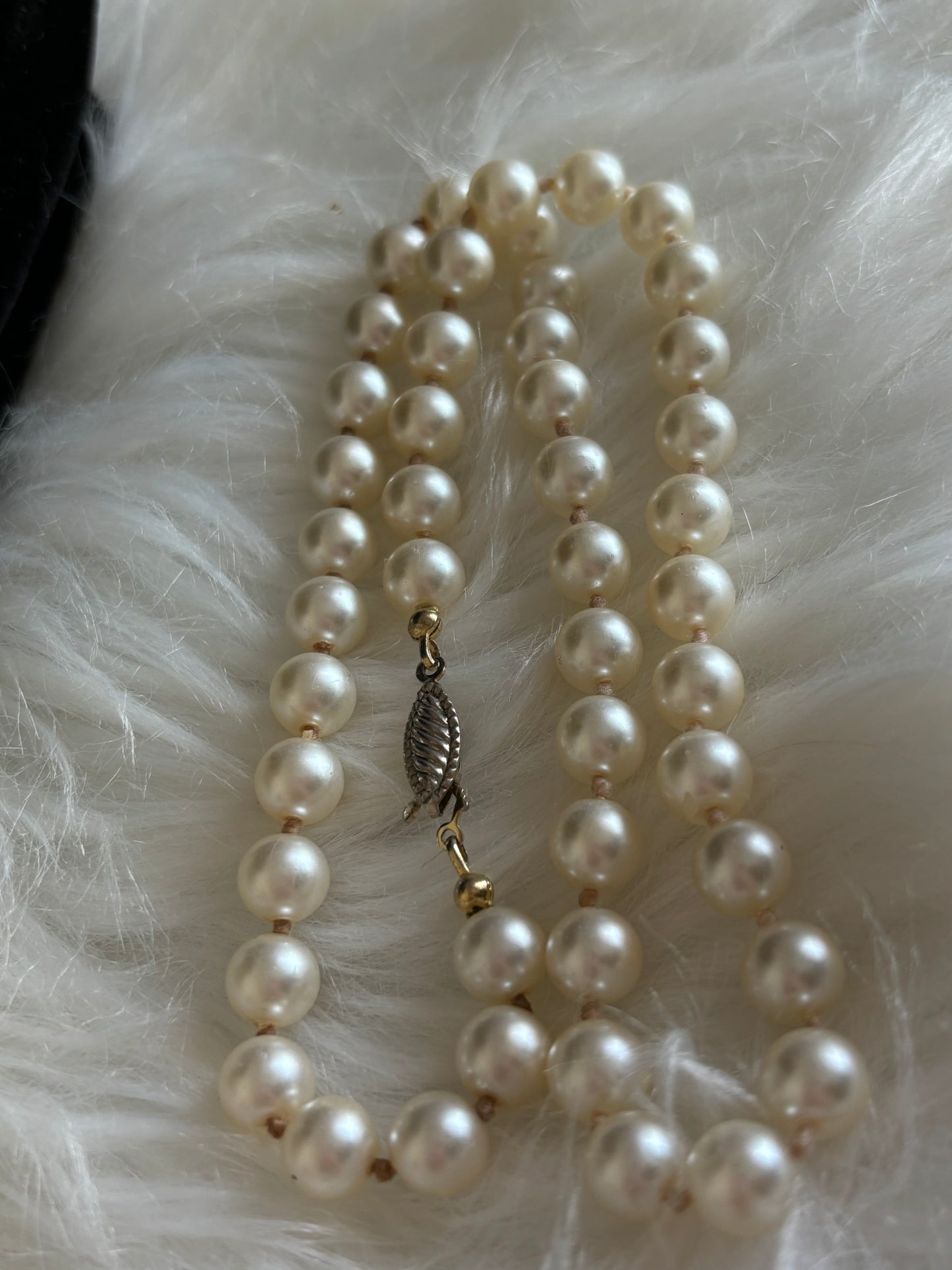 #0138 Vintage 19” Faux Pearl Necklace  - Neat Clasp